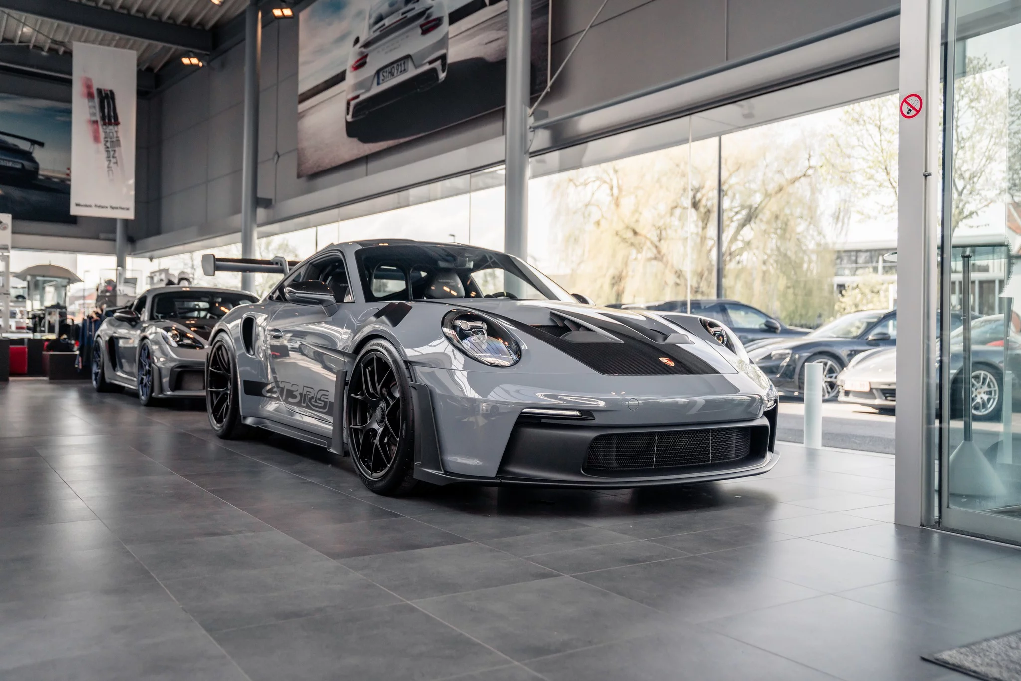 Arctic Grey Porsche 911 GT3 RS