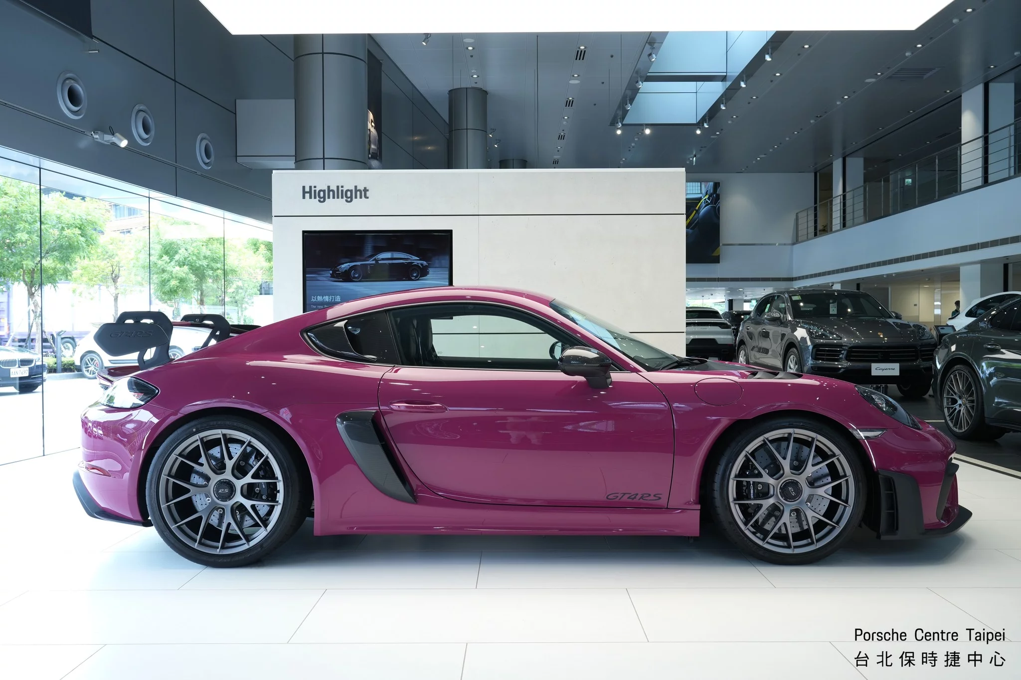 Ruby Star Porsche 718 Cayman GT4 RS