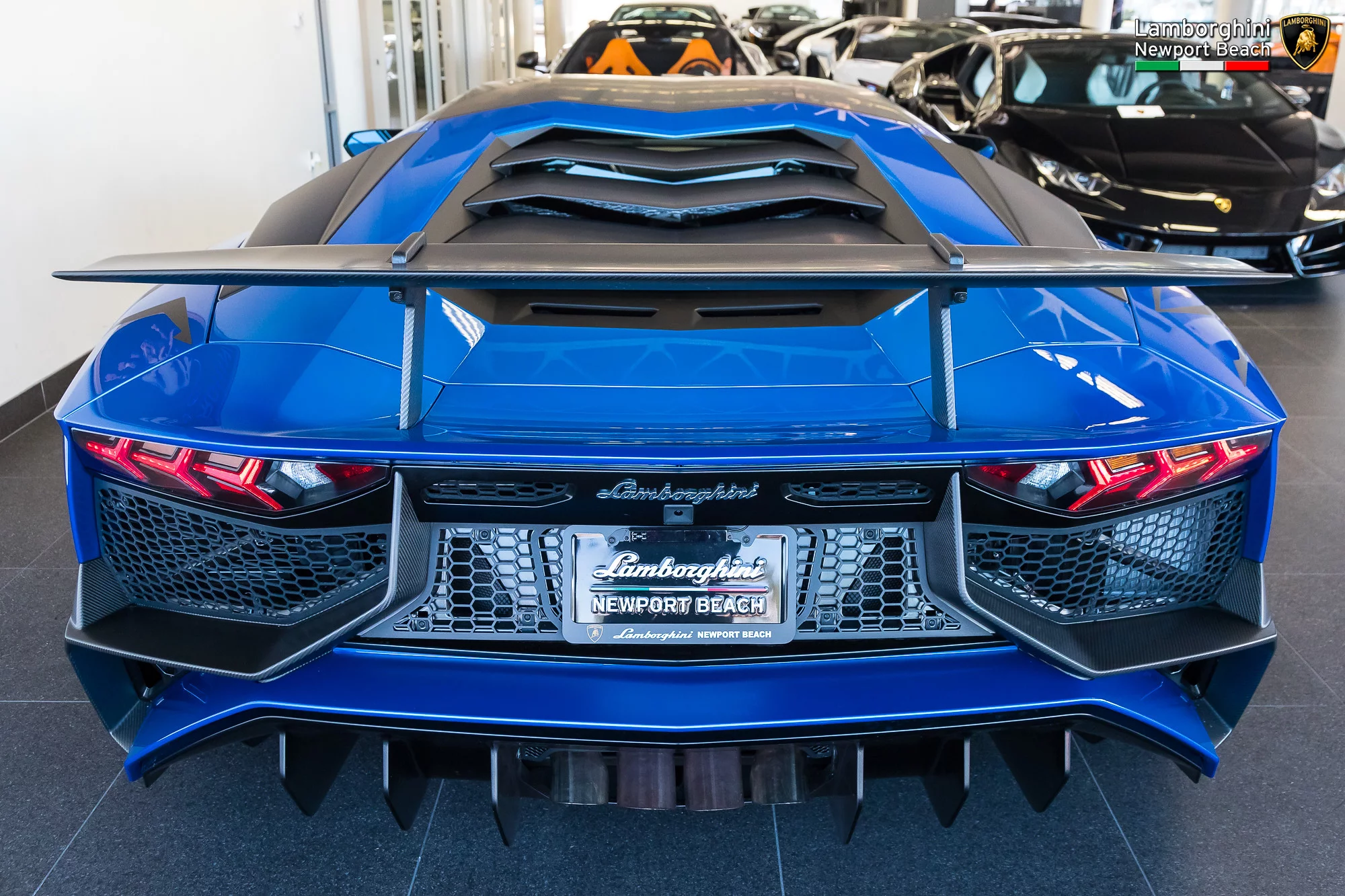 Blu Nethuns Lamborghini Aventador