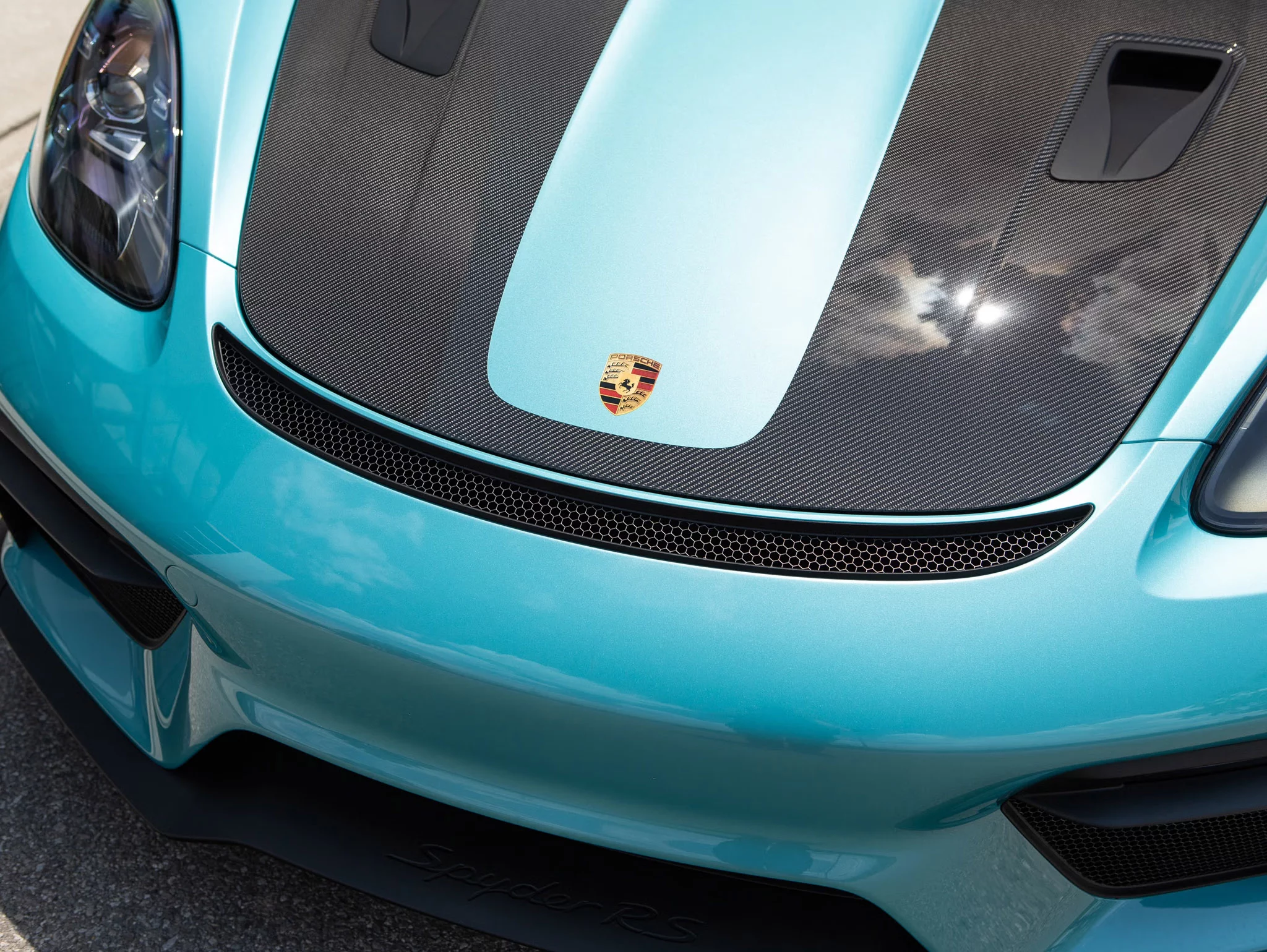 Ipanema Blue Metallic Porsche 718 Spyder RS