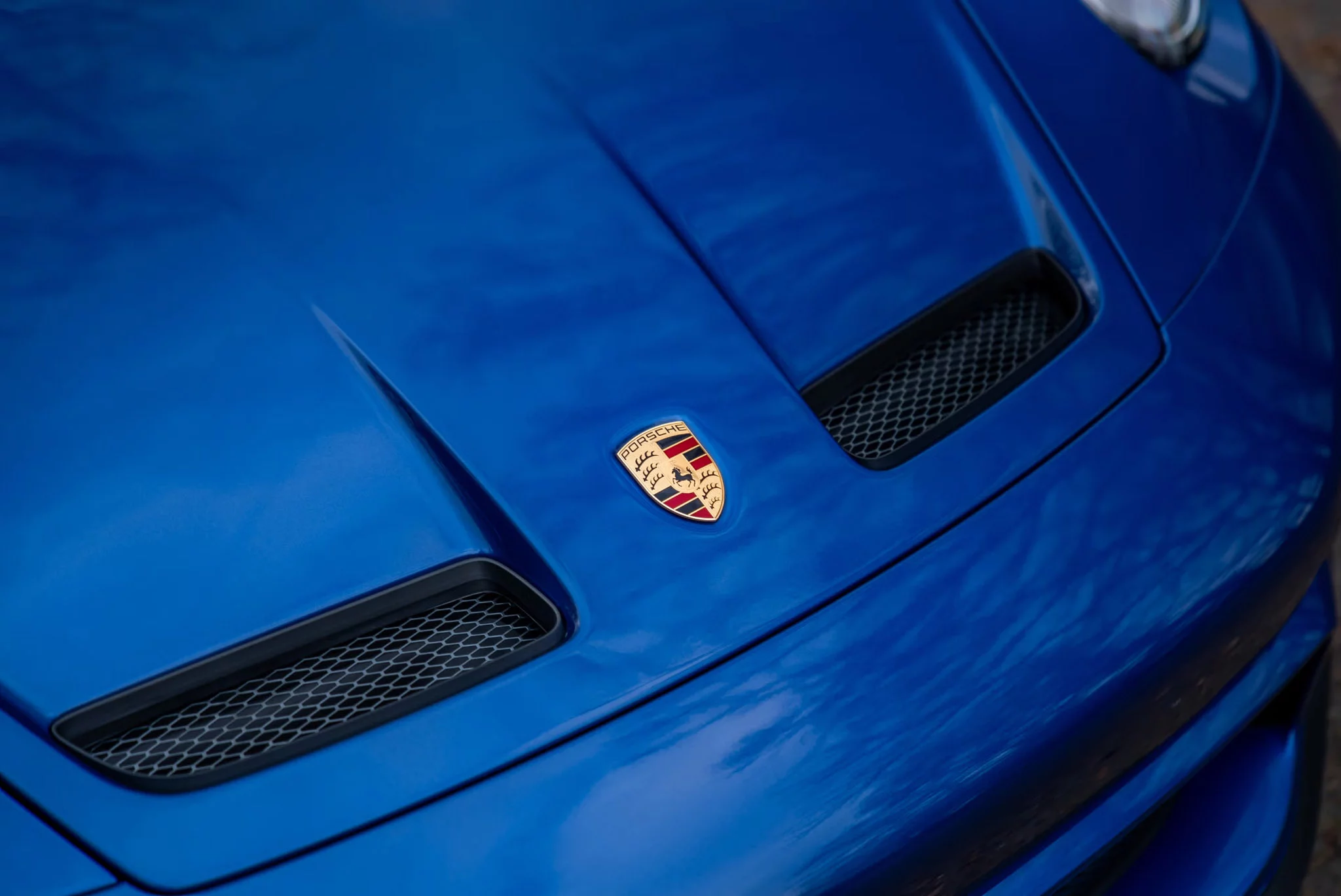 Cobalt Blue Metallic Porsche 911 S/T