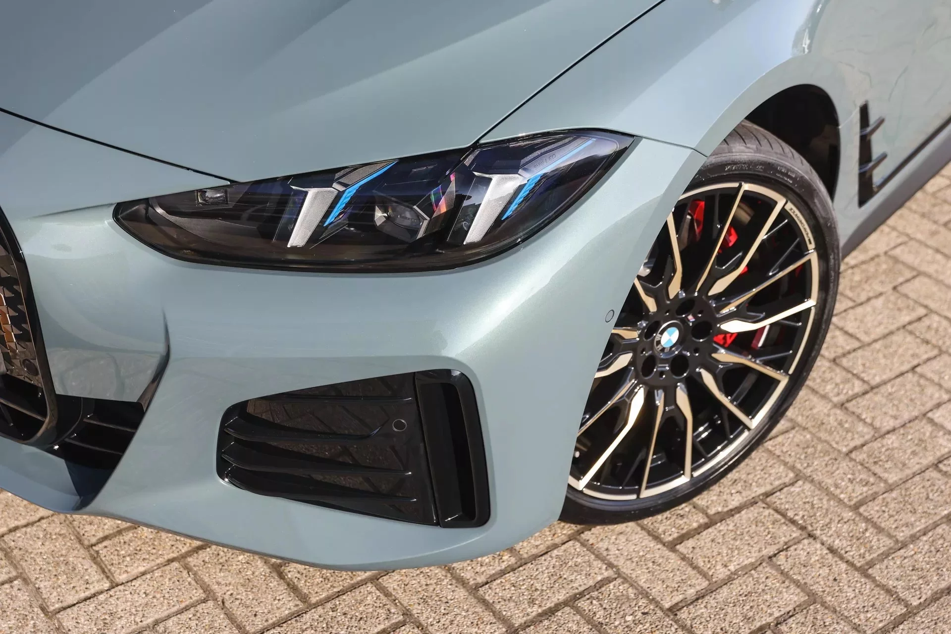 Cape York Green BMW i4