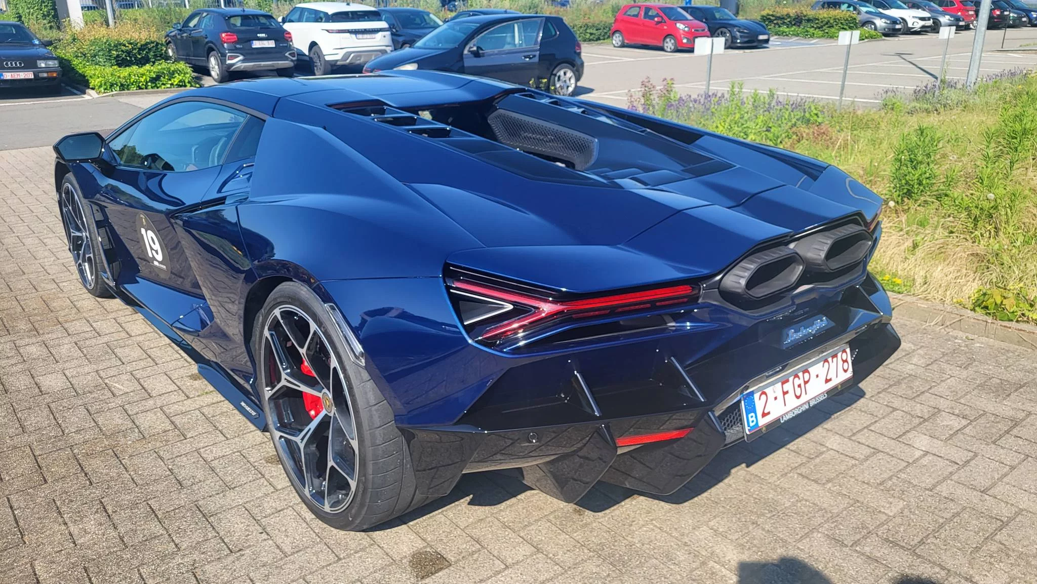 Blu Okeanos Lamborghini Revuelto