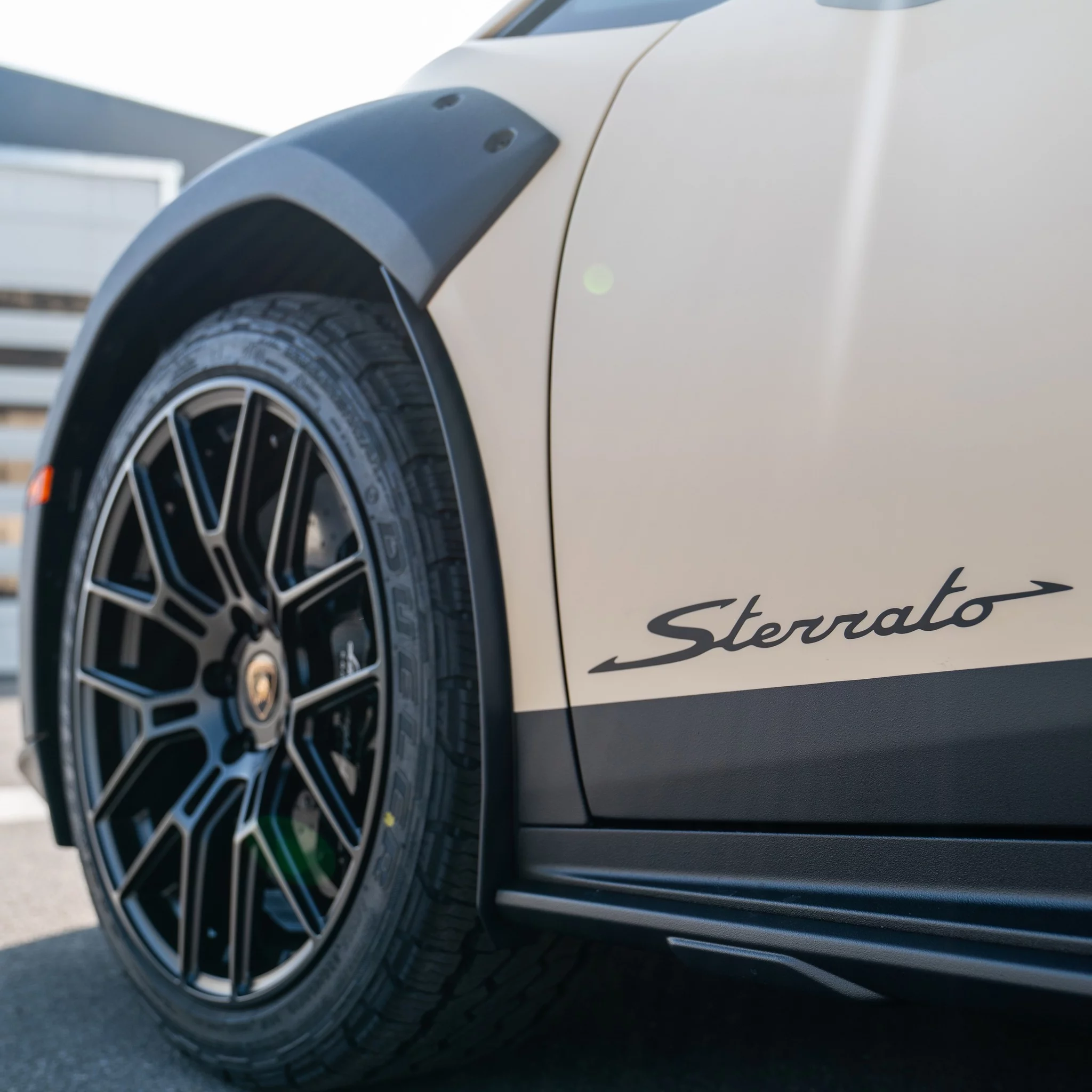 Sabbia Desertum Matt Lamborghini Huracán