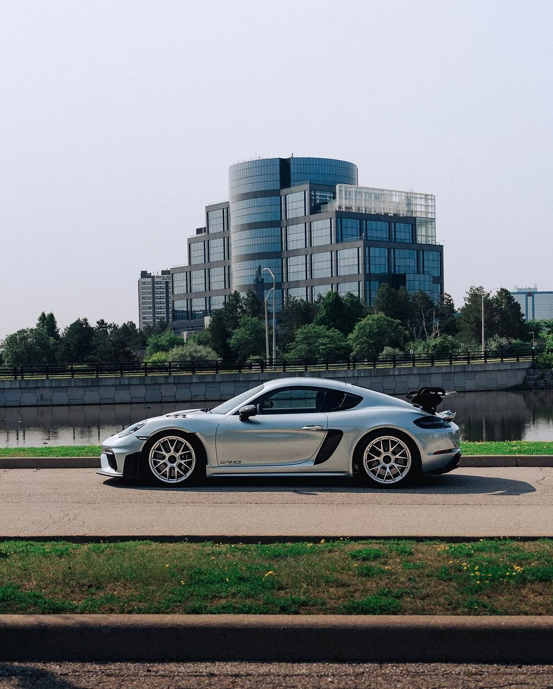 Azzurro Thetys Porsche 718 Cayman GT4 RS