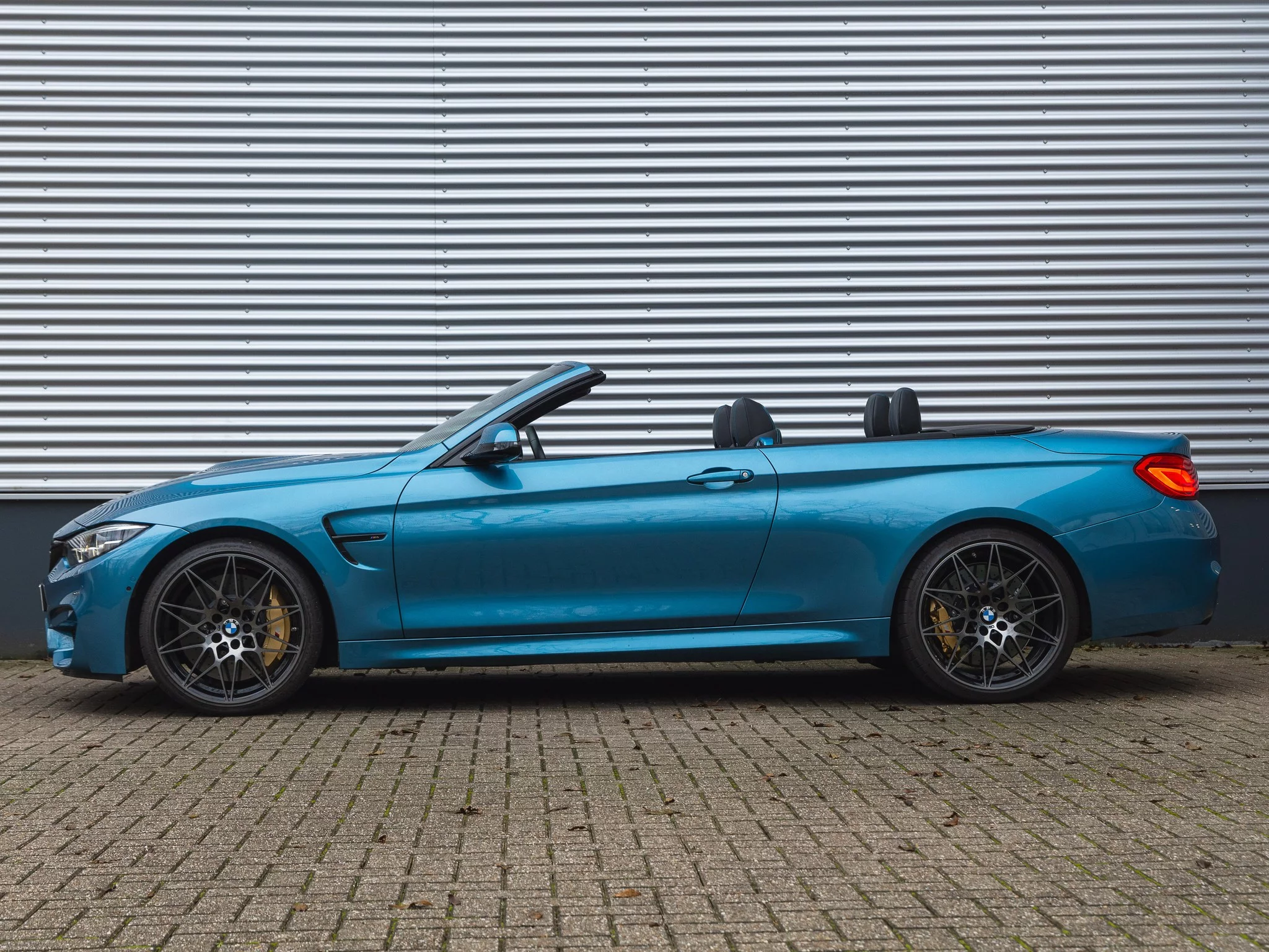 Maldives Blue II BMW M4
