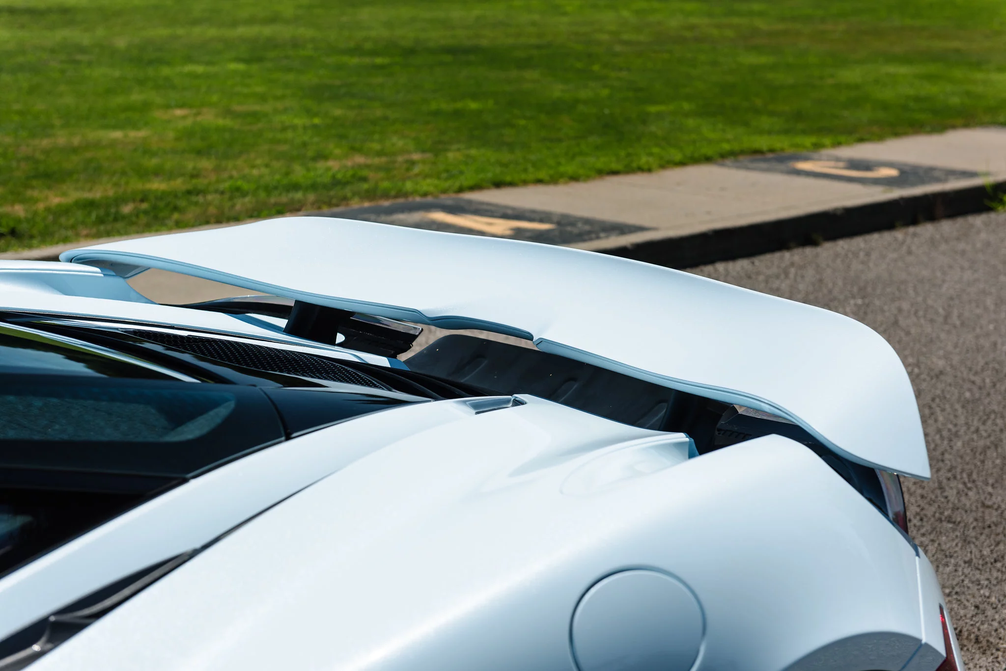 Muriwai White McLaren 720S