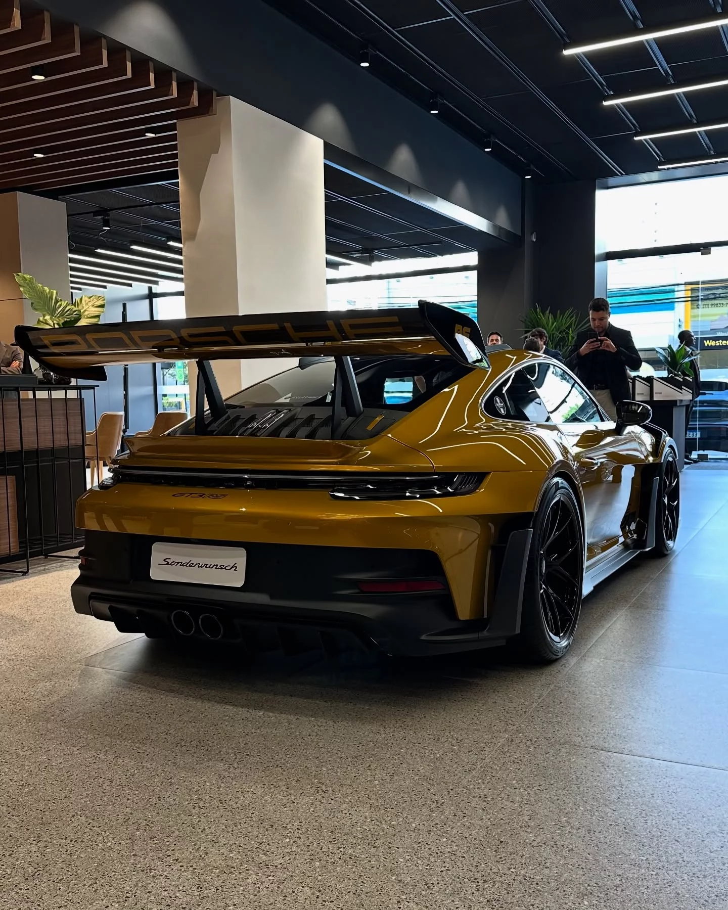Explosive Gold Chromaflair Porsche 911 GT3 RS