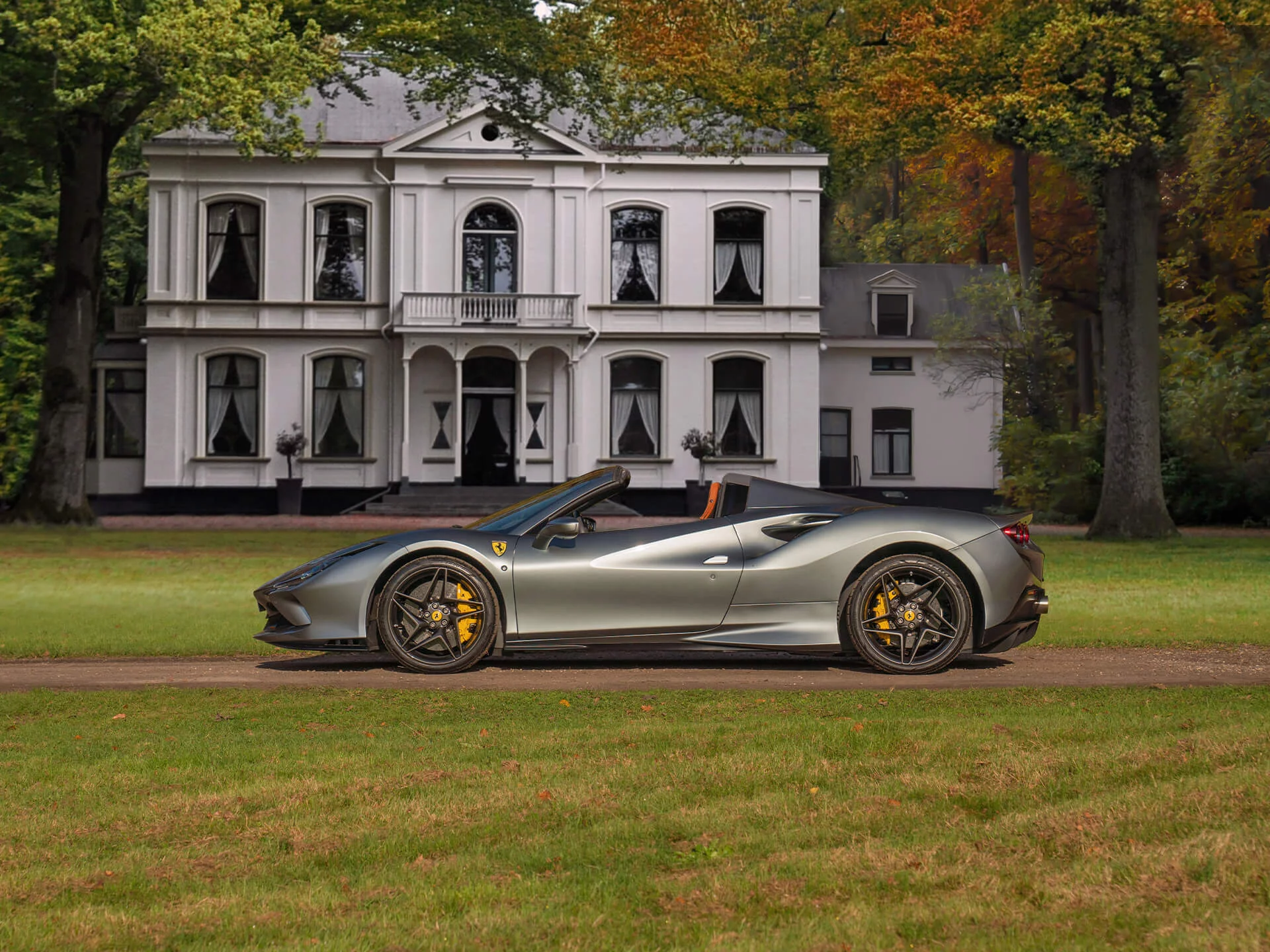 Grigio Coburn Ferrari F8