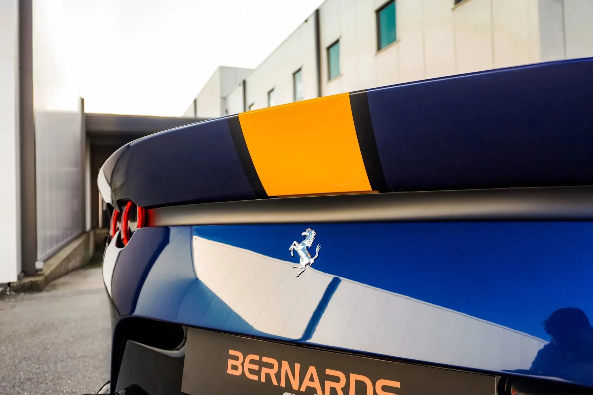 Blu Tour de France 70 Ferrari 812