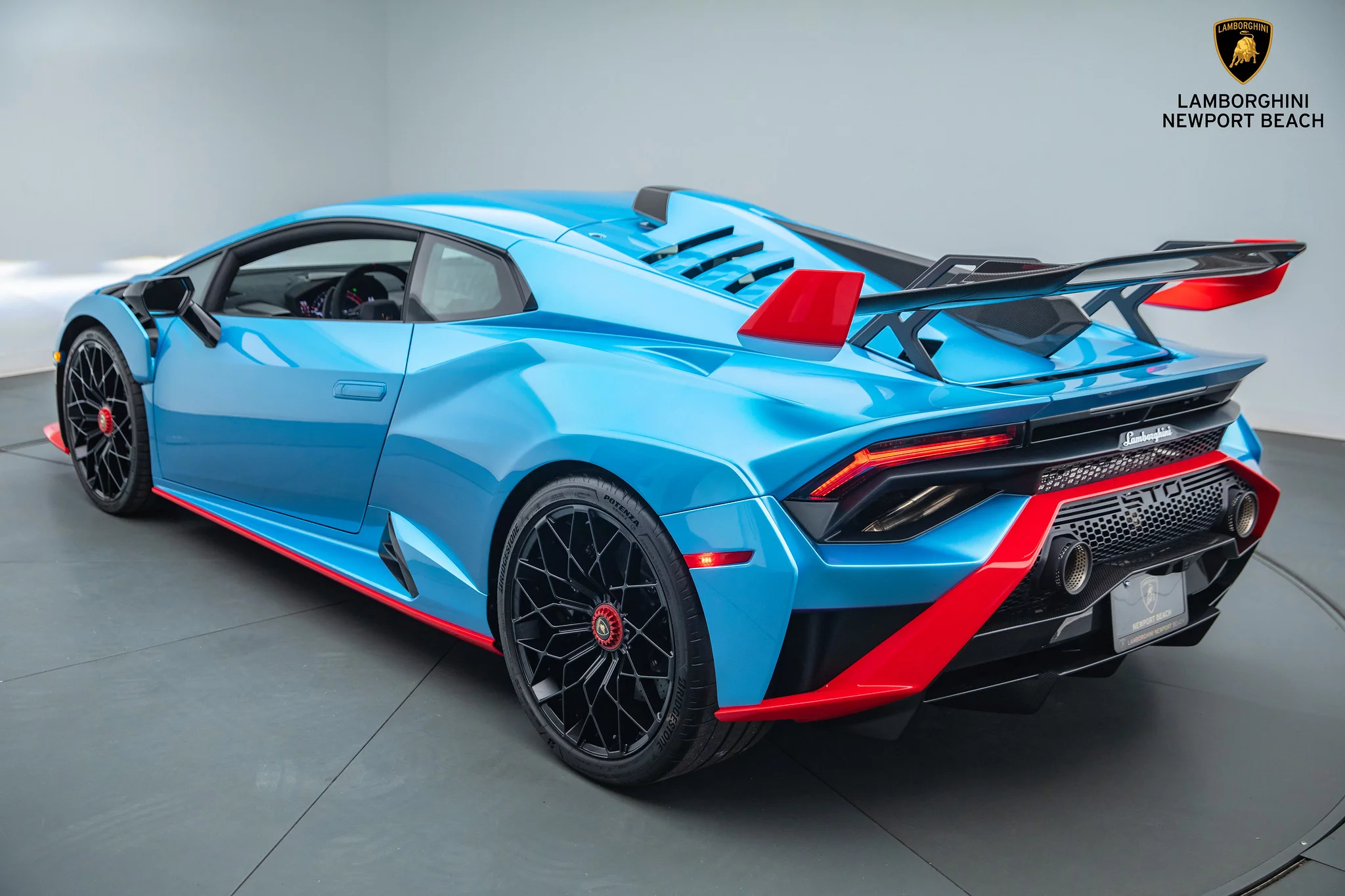 Blu Aegir Lamborghini Huracán