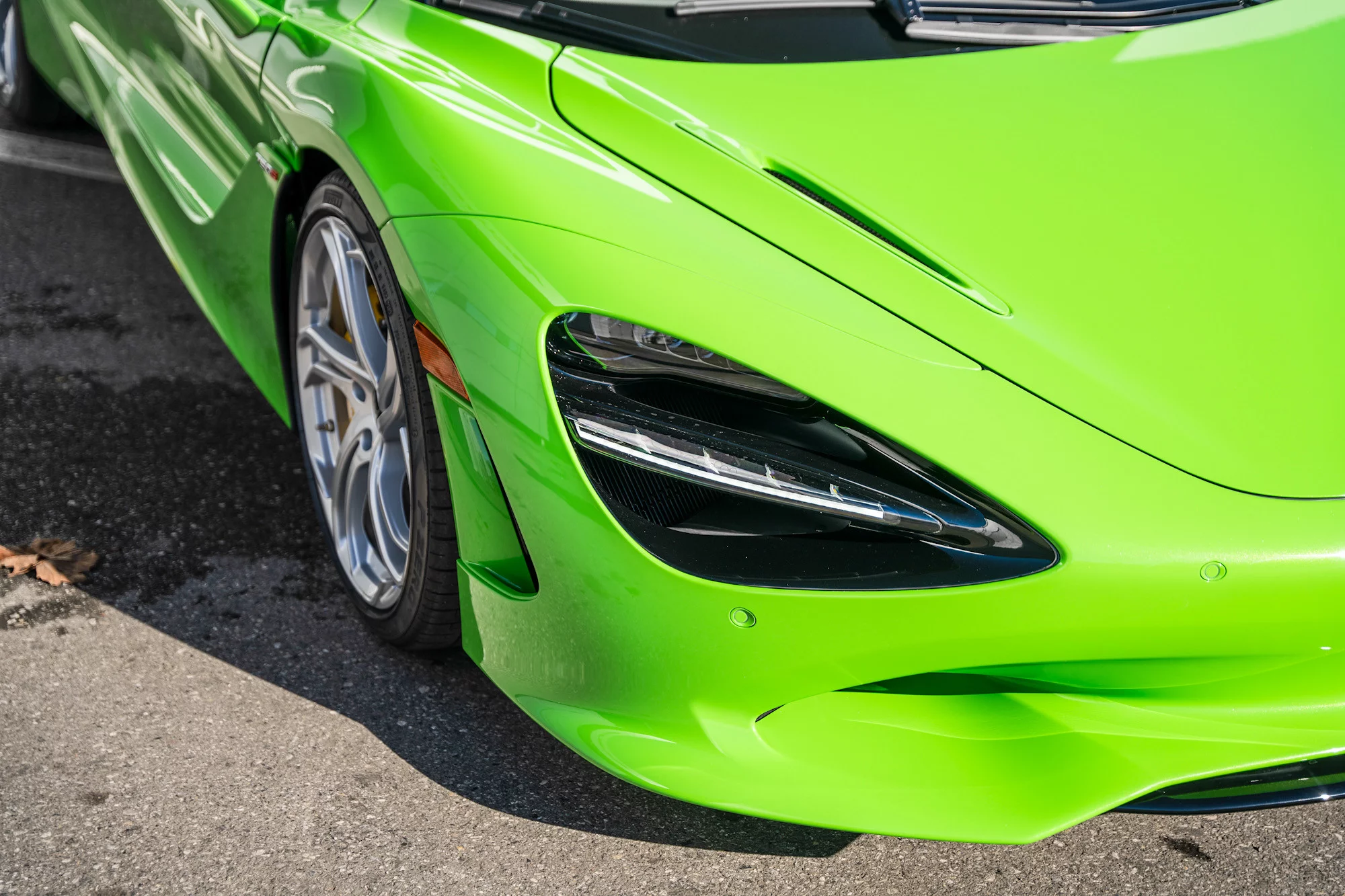 Mantis Green McLaren 750S