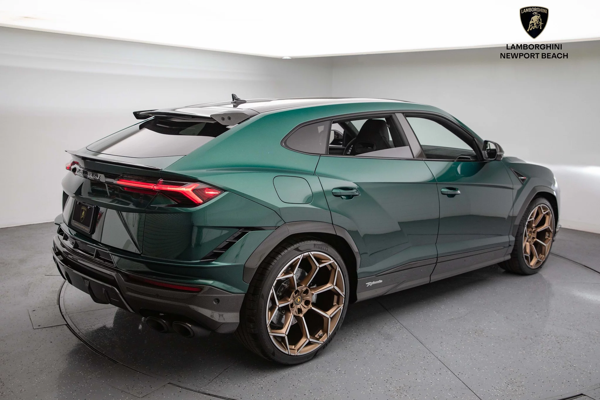 Verde Hydra Lamborghini Urus