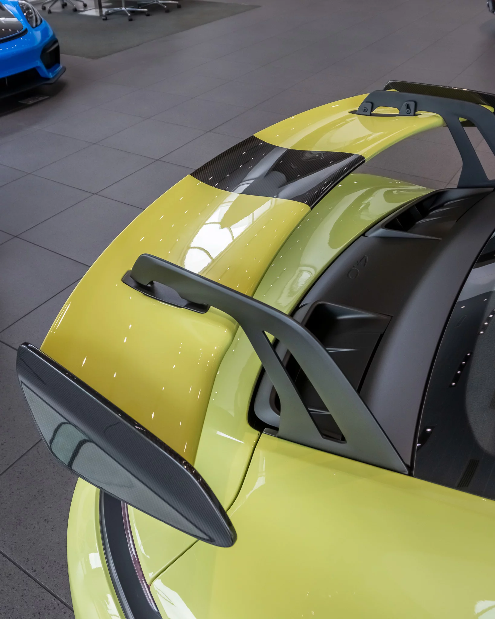 Cartagena Yellow Metallic Porsche 911 GT3