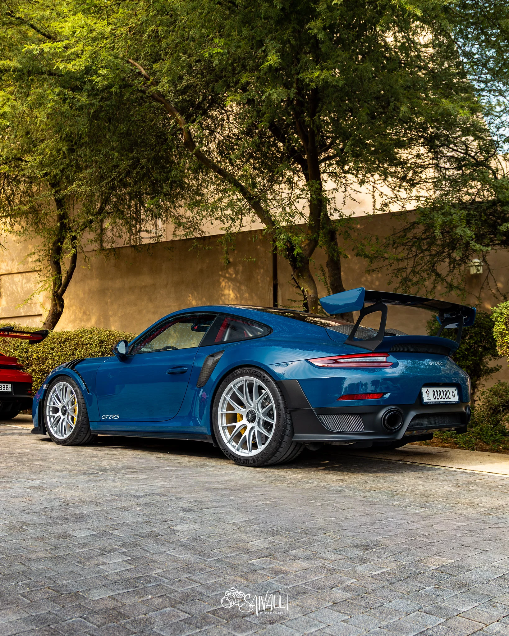 Pantone 296C Porsche 911 GT2 RS