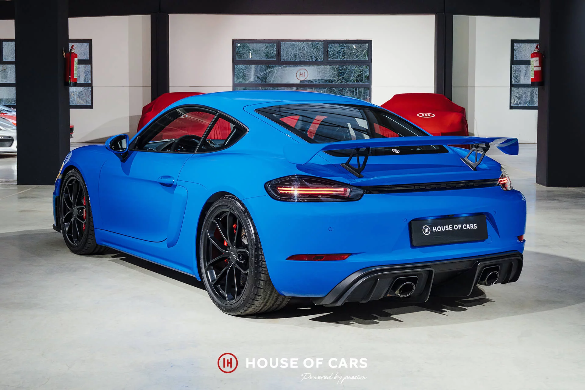 Arrow Blue Porsche 718 Cayman GT4