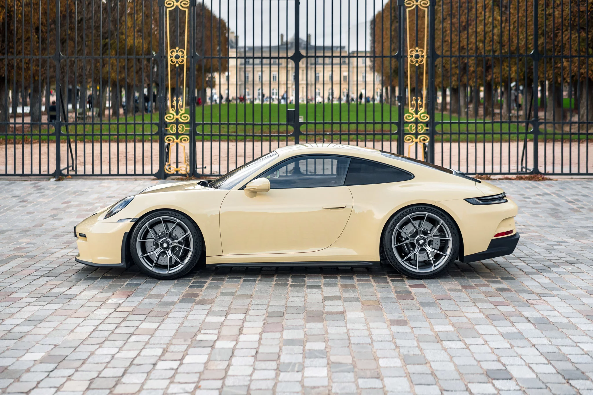 Ivory Porsche 911 GT3