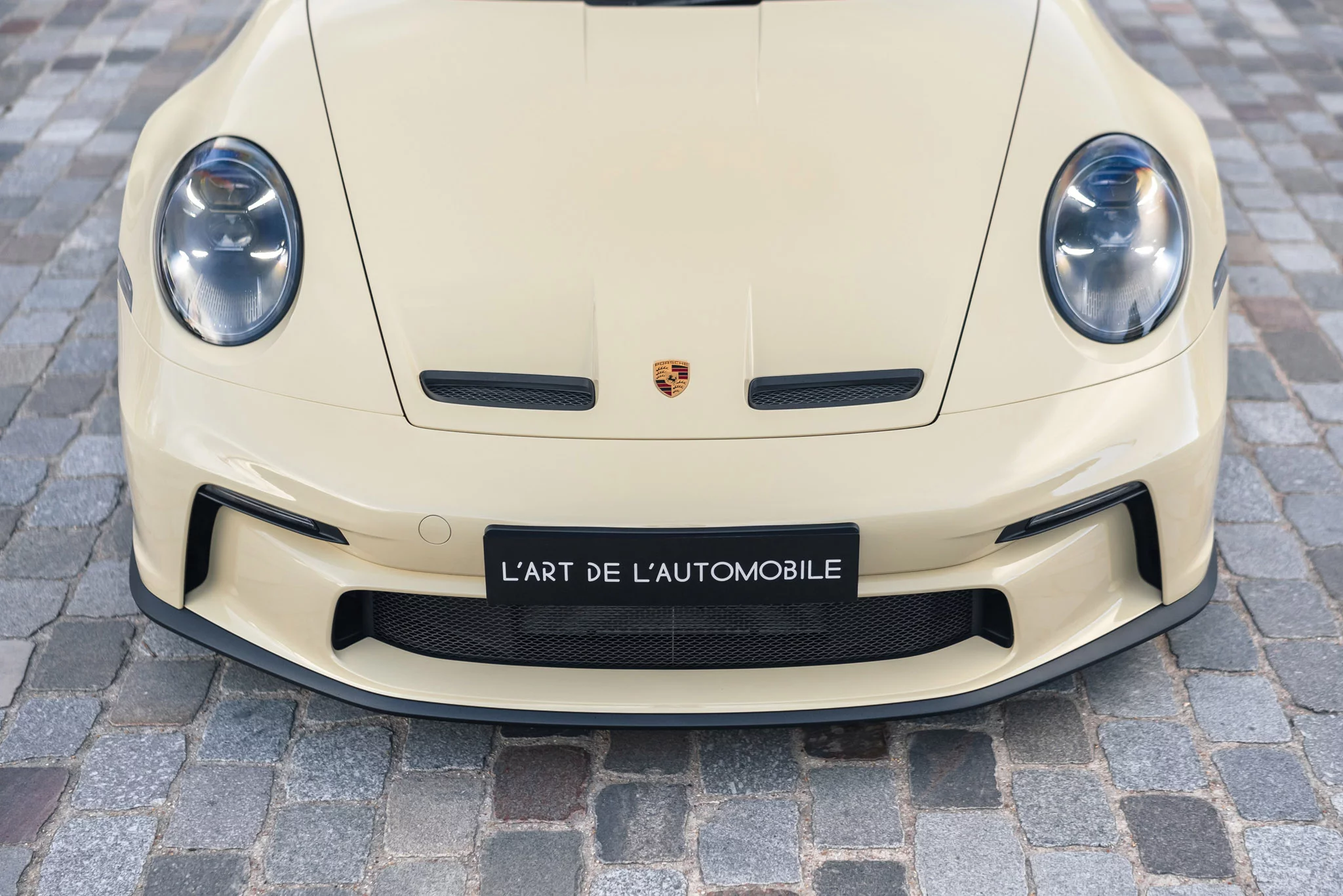 Ivory Porsche 911 GT3