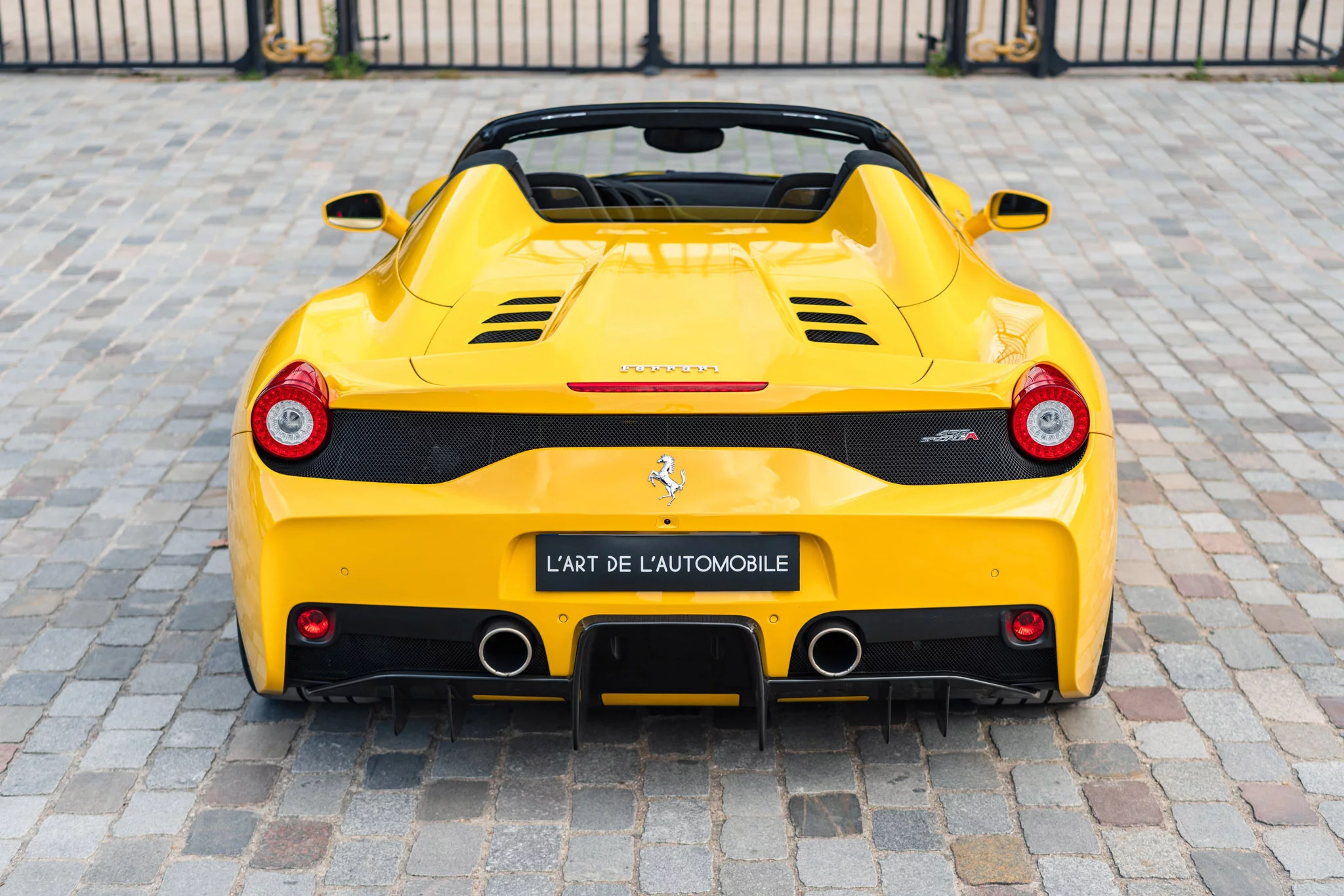 Giallo Modena Ferrari 458