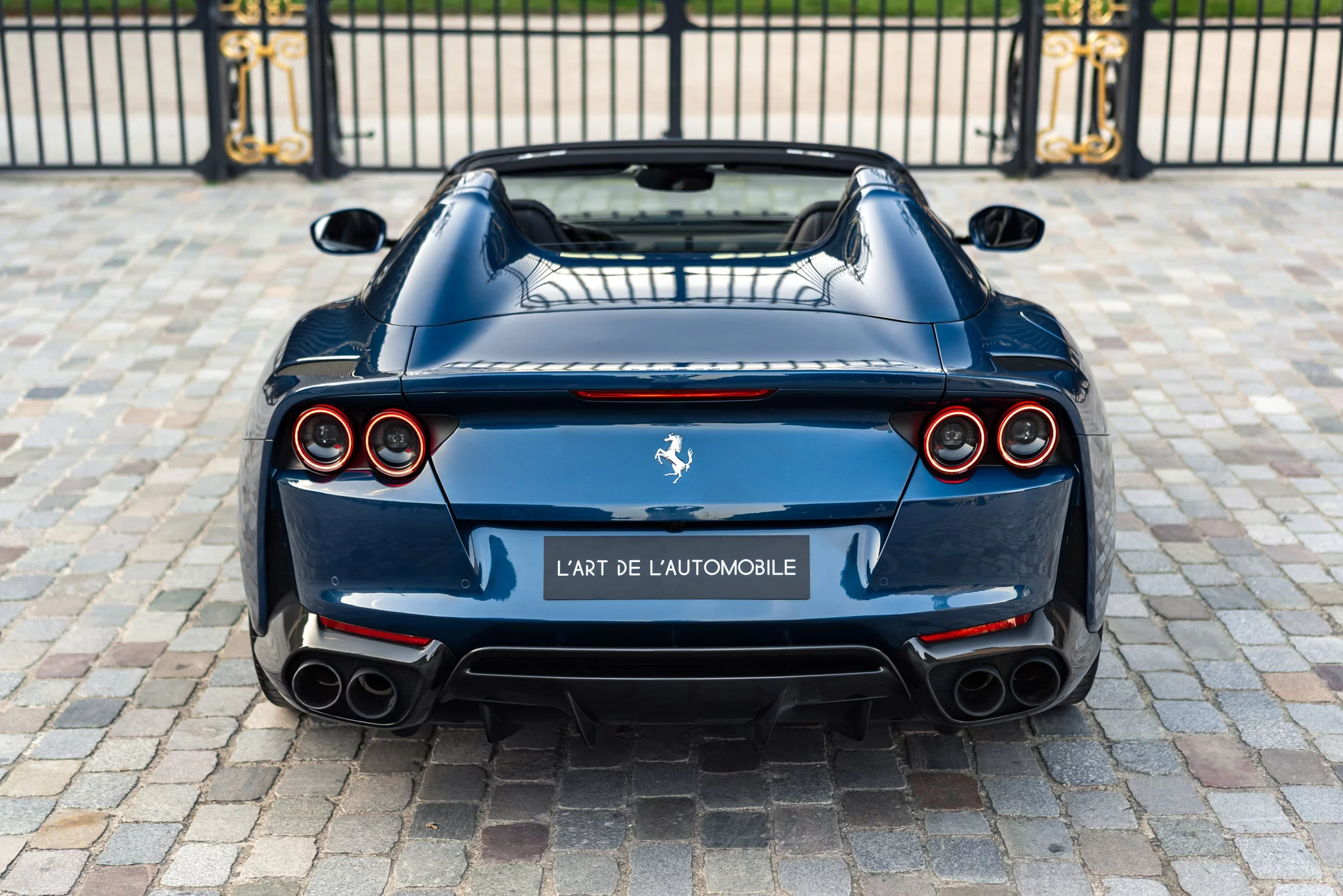 Blu NART Ferrari 812