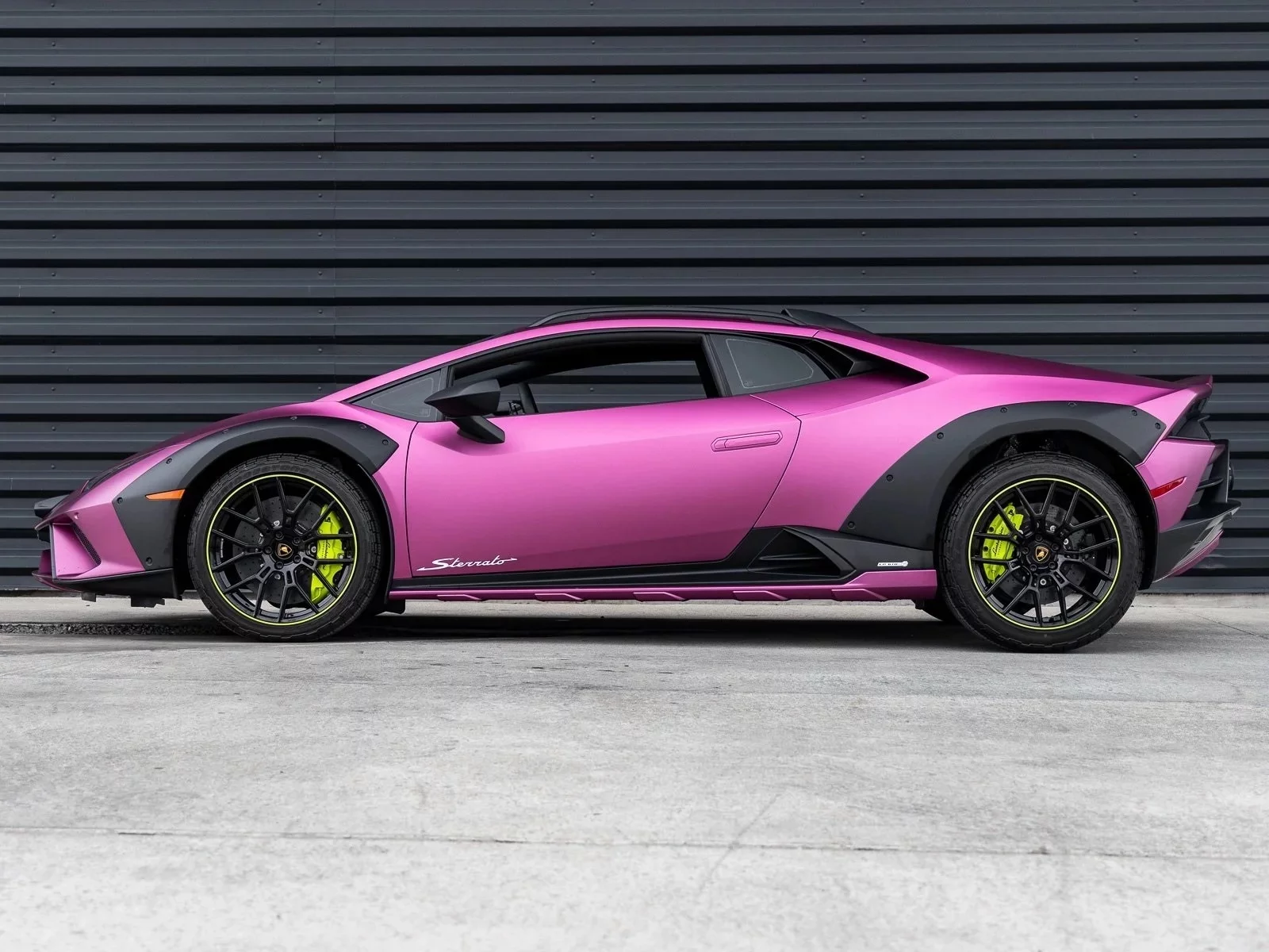 Viola Rubus Lamborghini Huracán