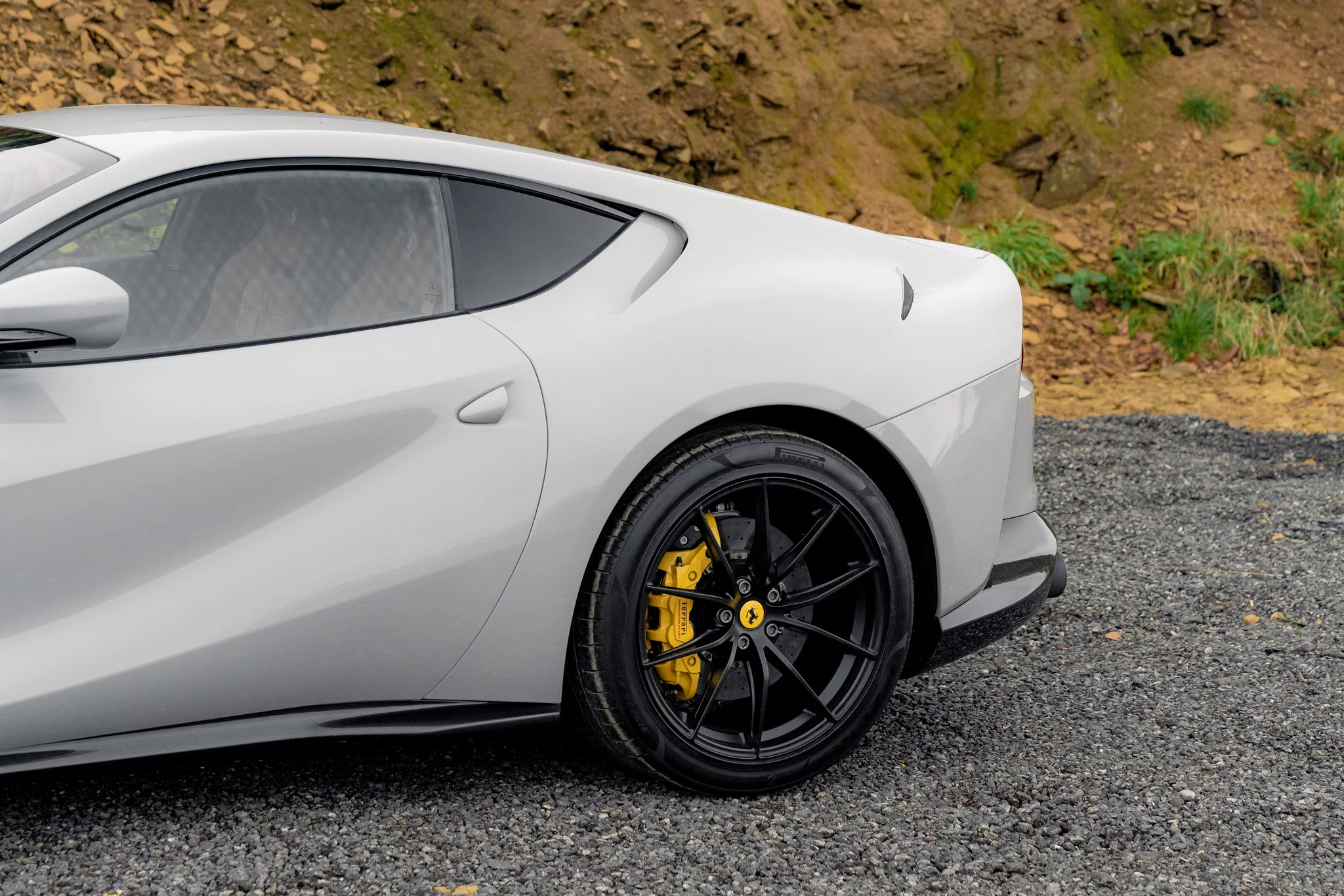 Grigio Squalo Ferrari 812