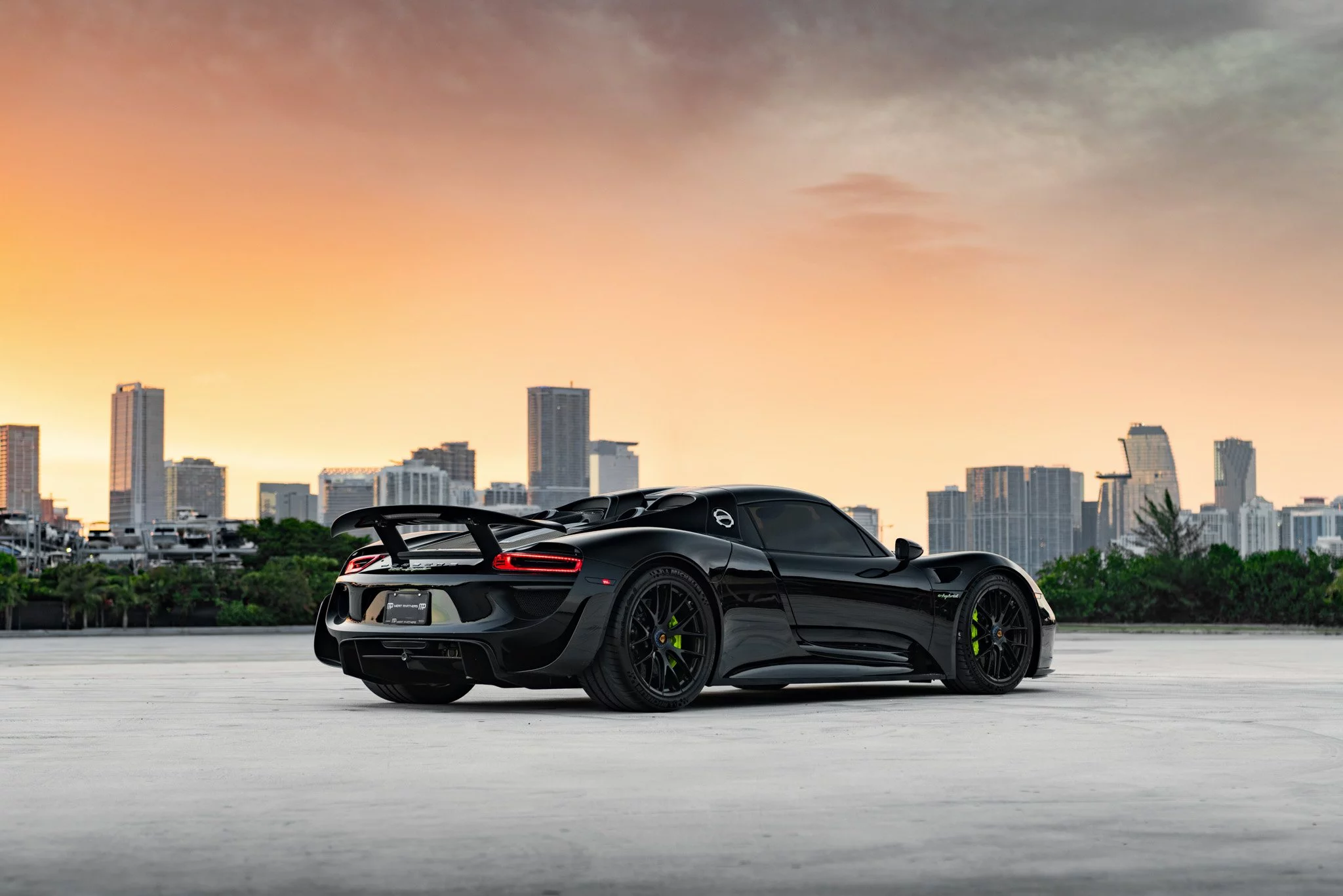 Black Porsche 918 Spyder