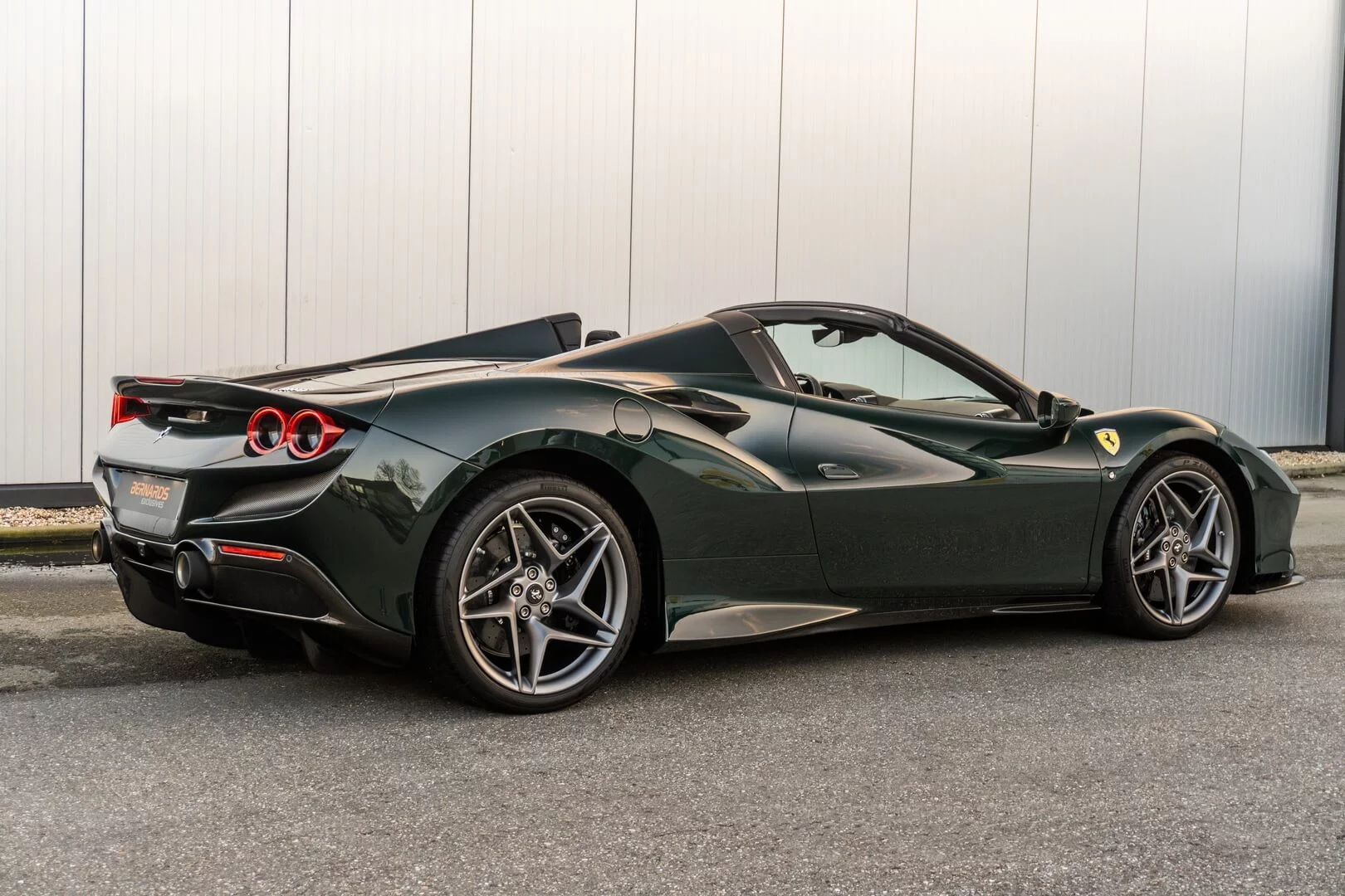 Verde British Racing Ferrari F8