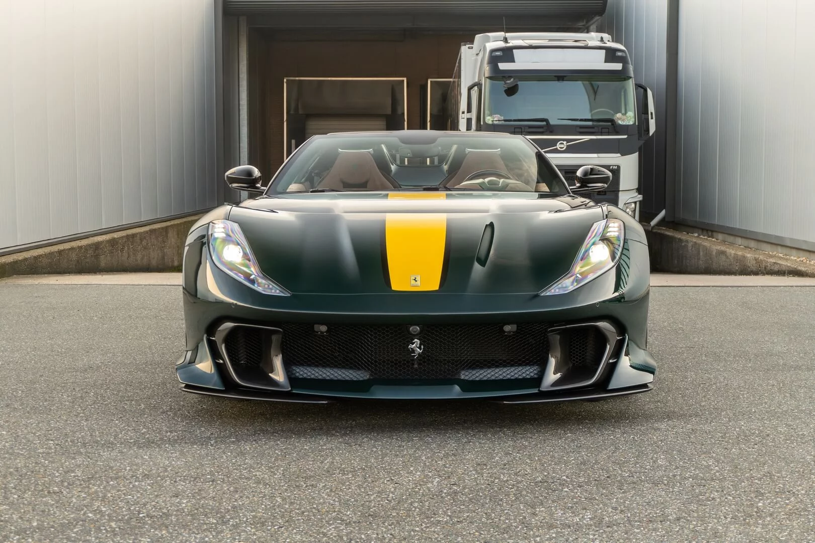 Verde British Racing Ferrari 812