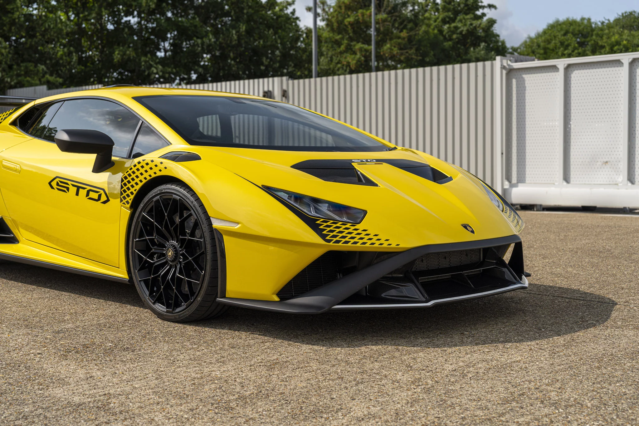 Giallo Belenus Lamborghini Huracán