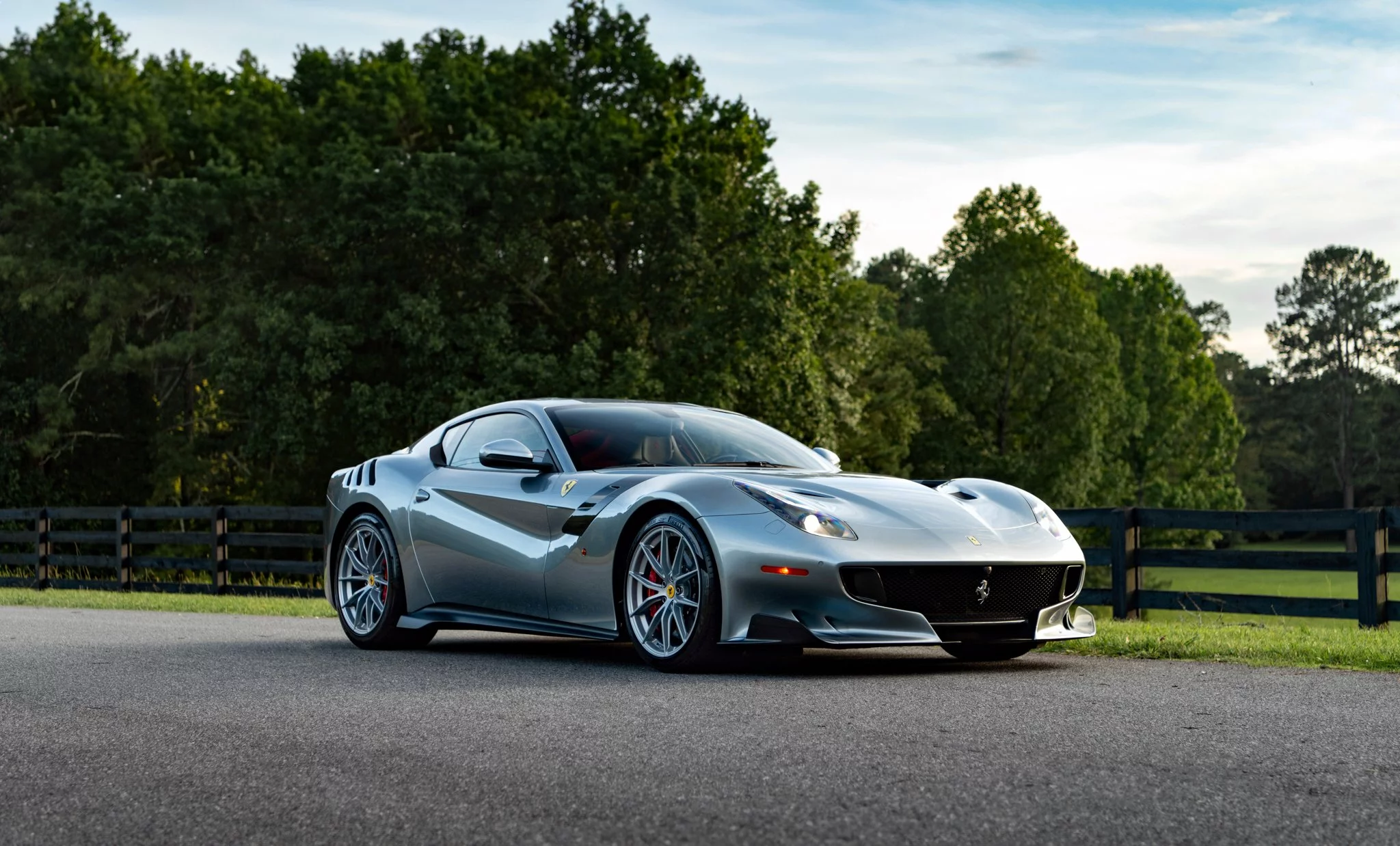 Grigio Titanio Ferrari F12