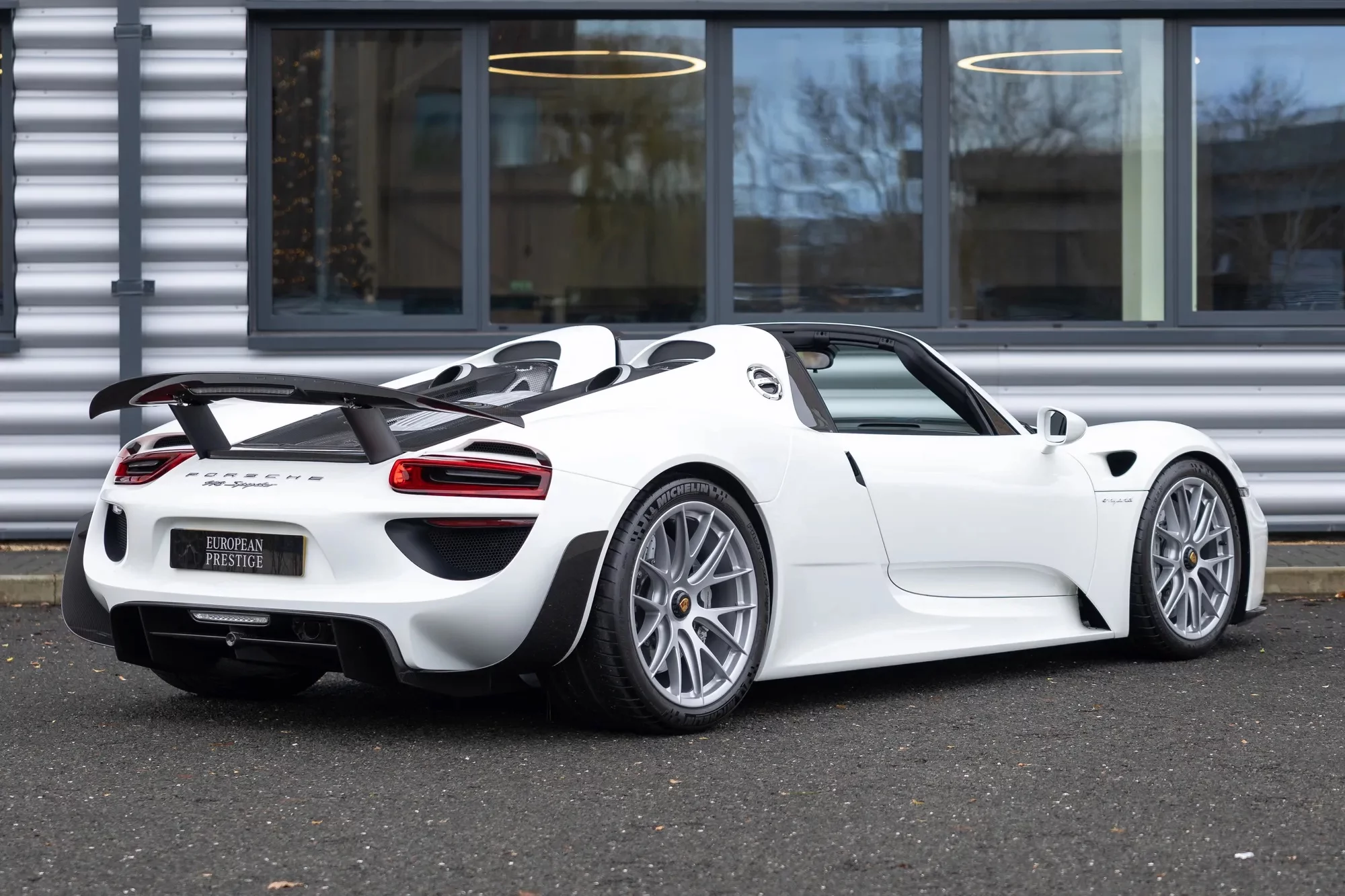 Grand Prix White Porsche 918 Spyder