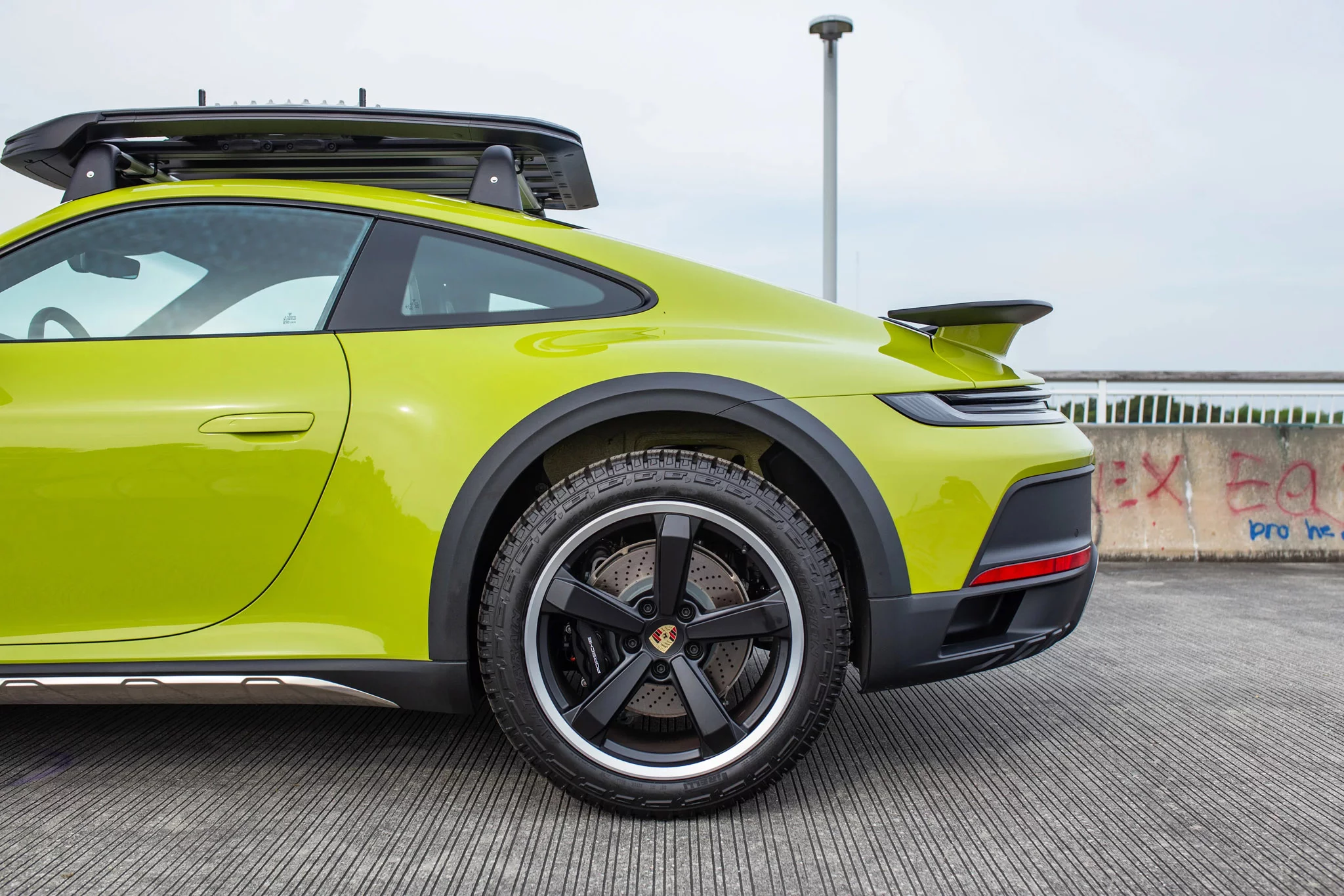 Linden Green Porsche 911 Dakar