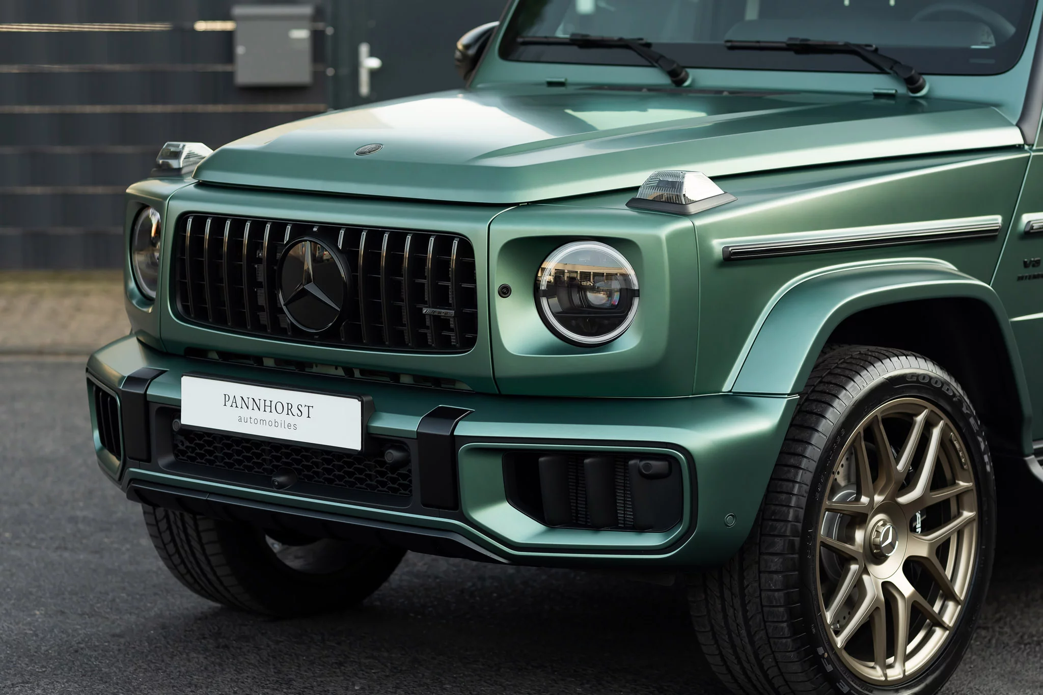 Ireland Mid Green Magno Mercedes-AMG G 63