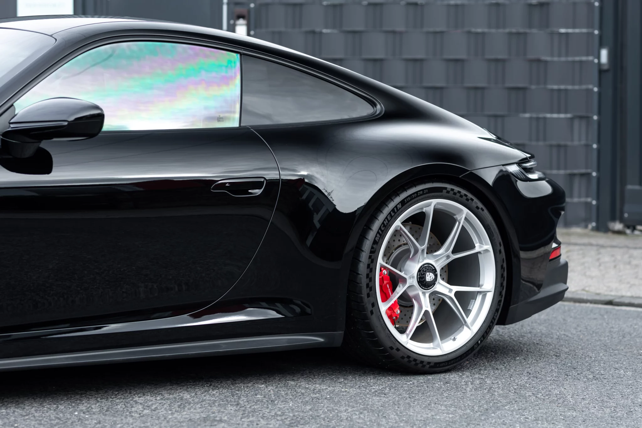 Black Porsche 911 GT3