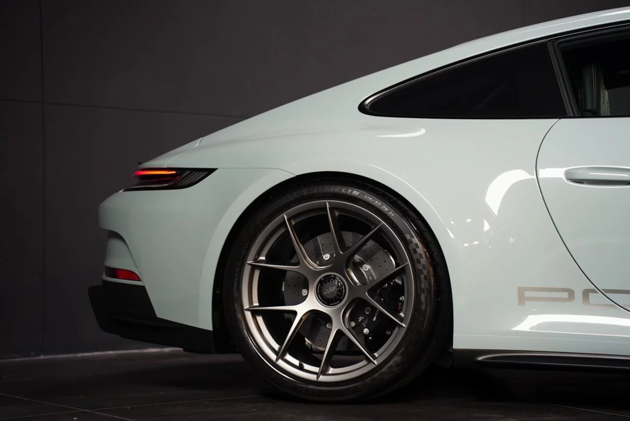 Shade Green Metallic Porsche 911 S/T