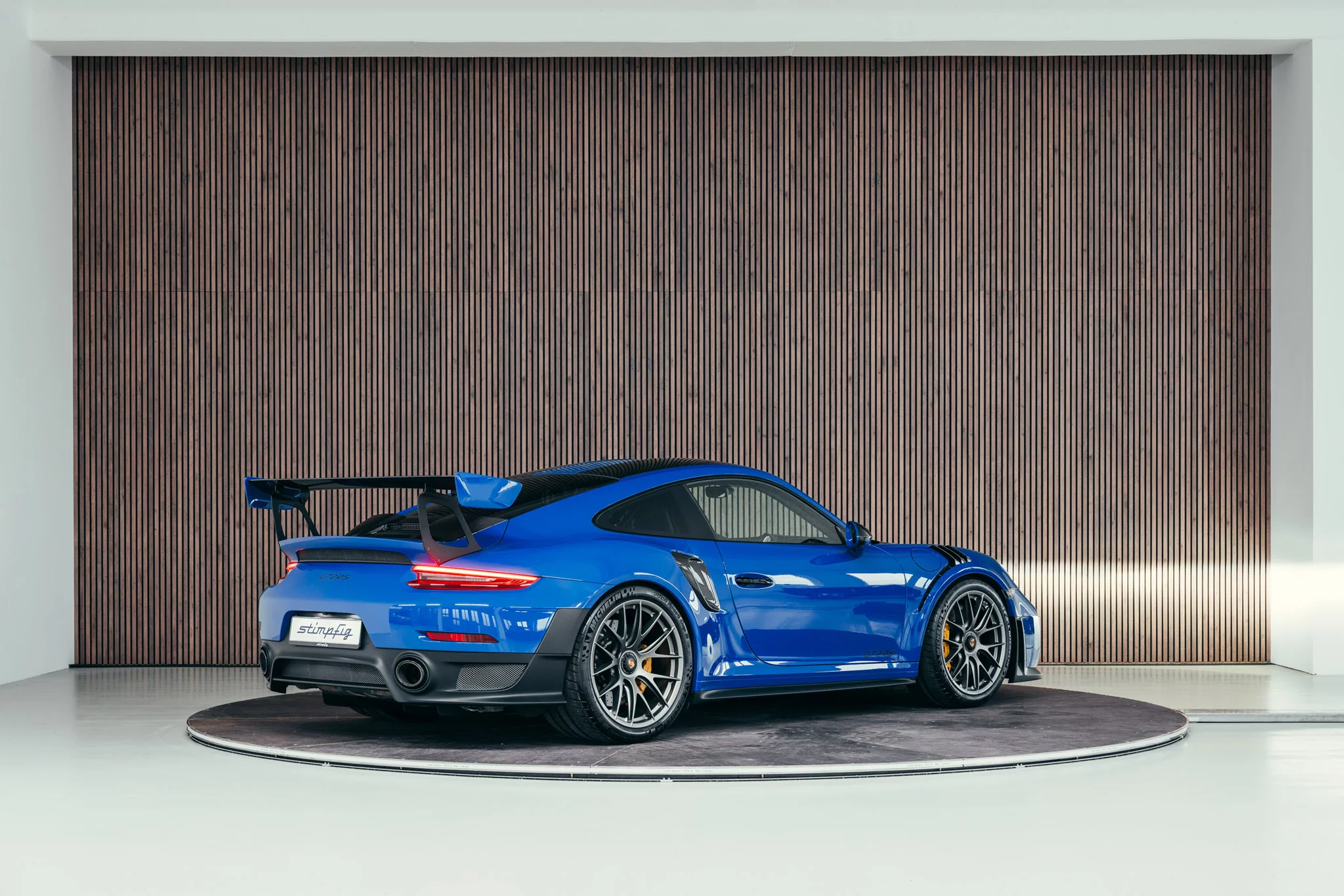 Club Blue Porsche 911 GT2 RS