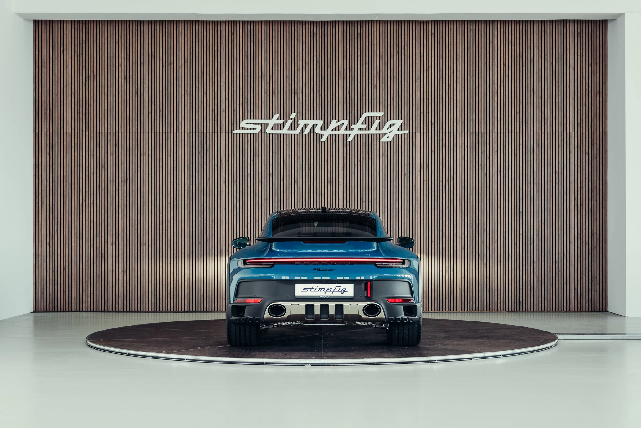 Oslo Blue Porsche 911 Dakar