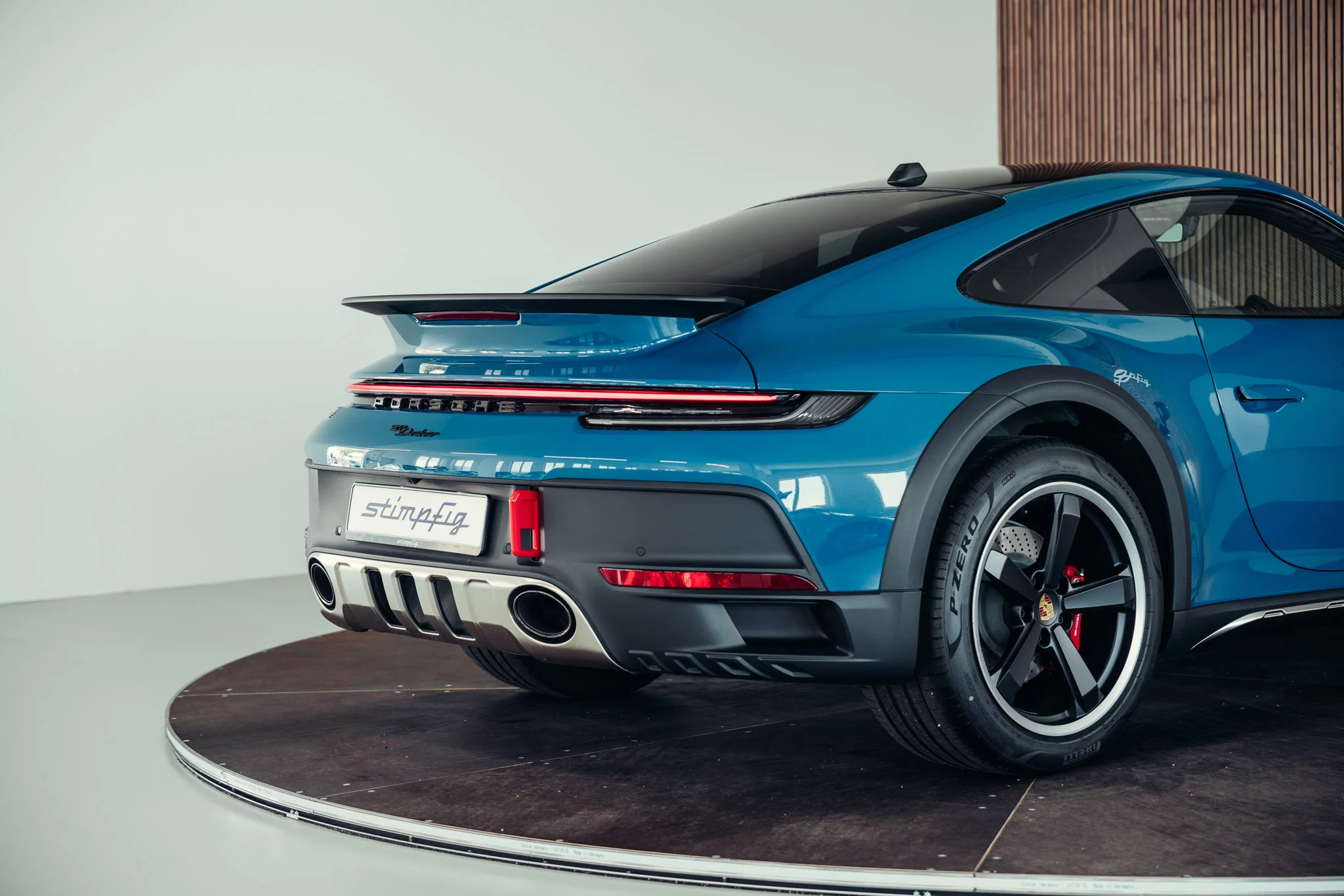 Oslo Blue Porsche 911 Dakar