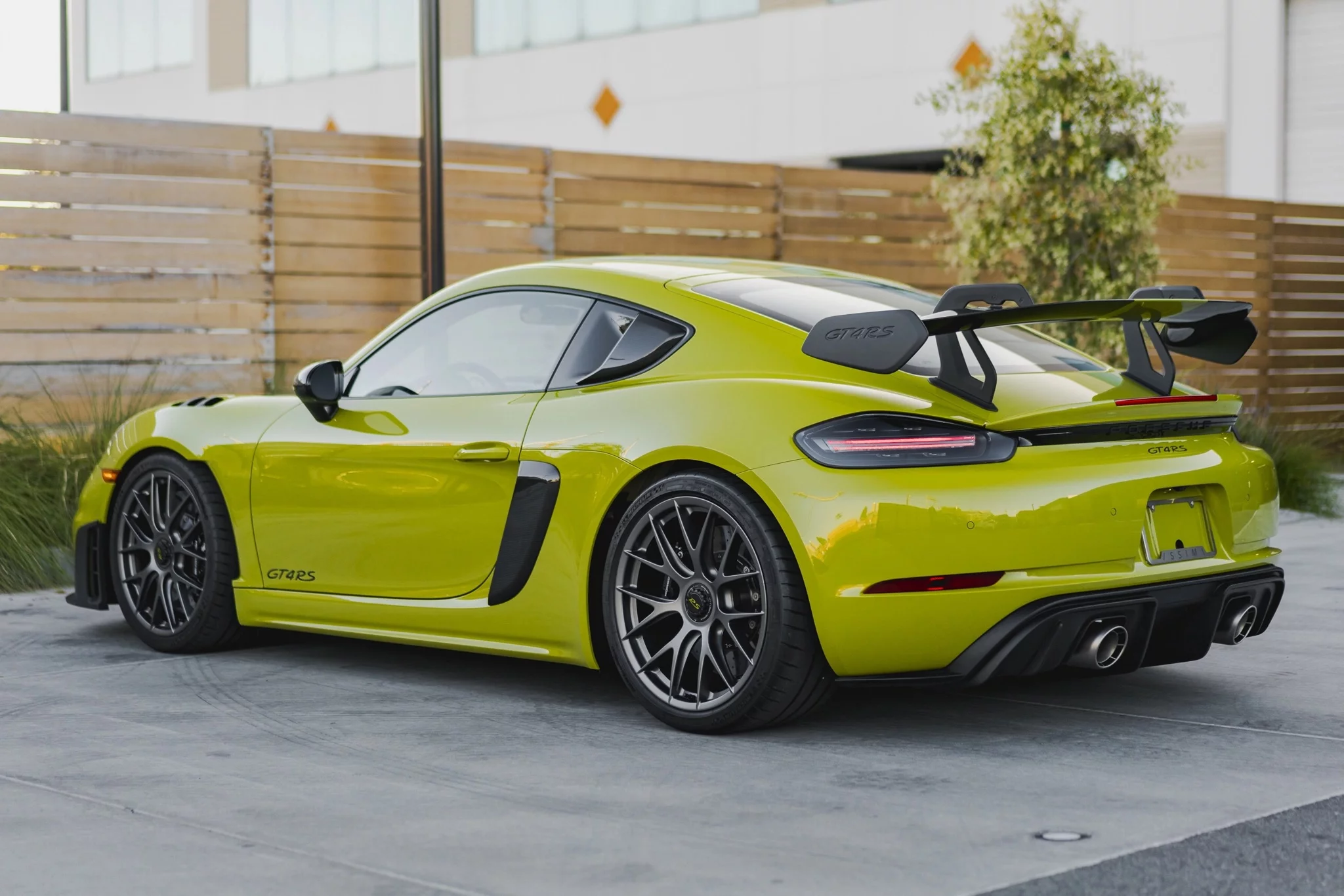 Linden Green Porsche 718 Cayman GT4 RS