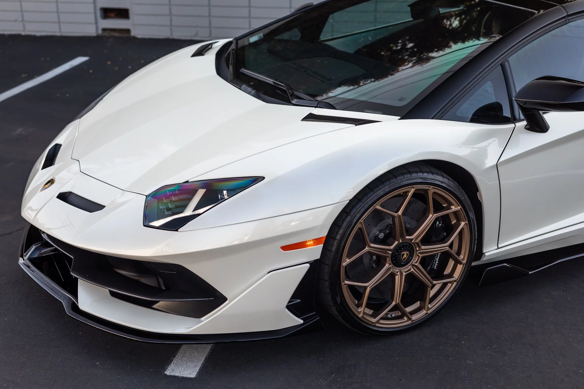 Balloon White Lamborghini Aventador