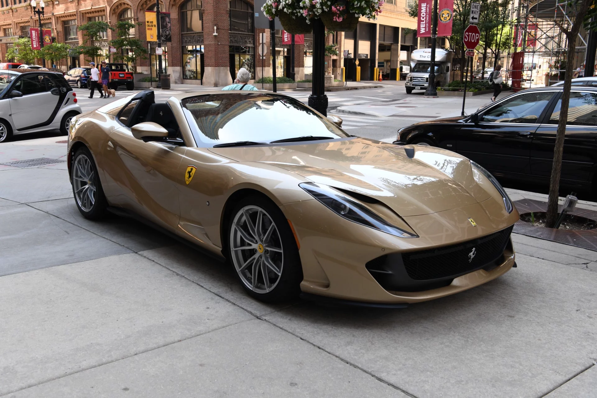 Oro Chiaro Ferrari 812