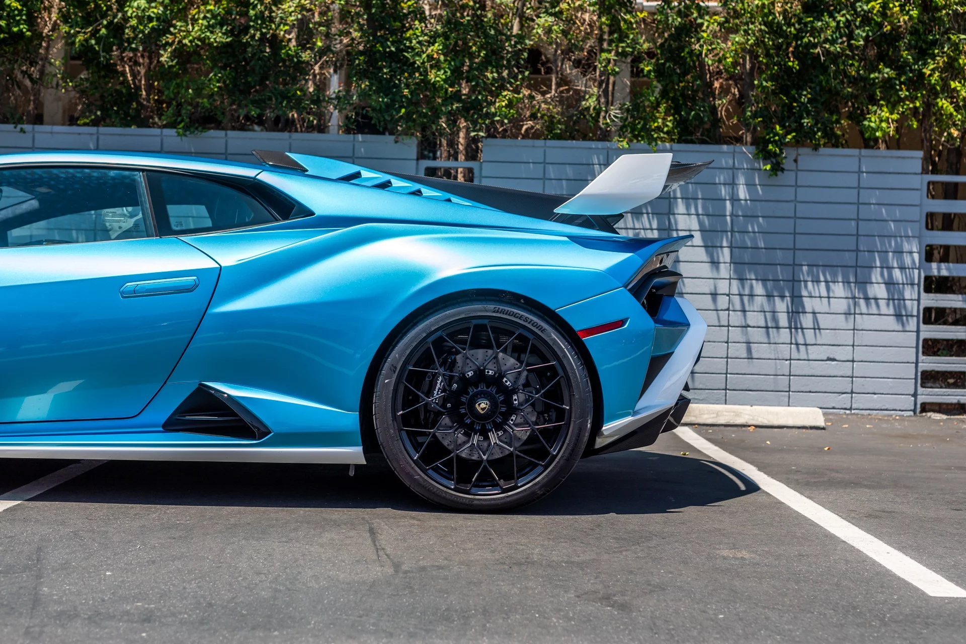 Blu Aegir Lamborghini Huracán