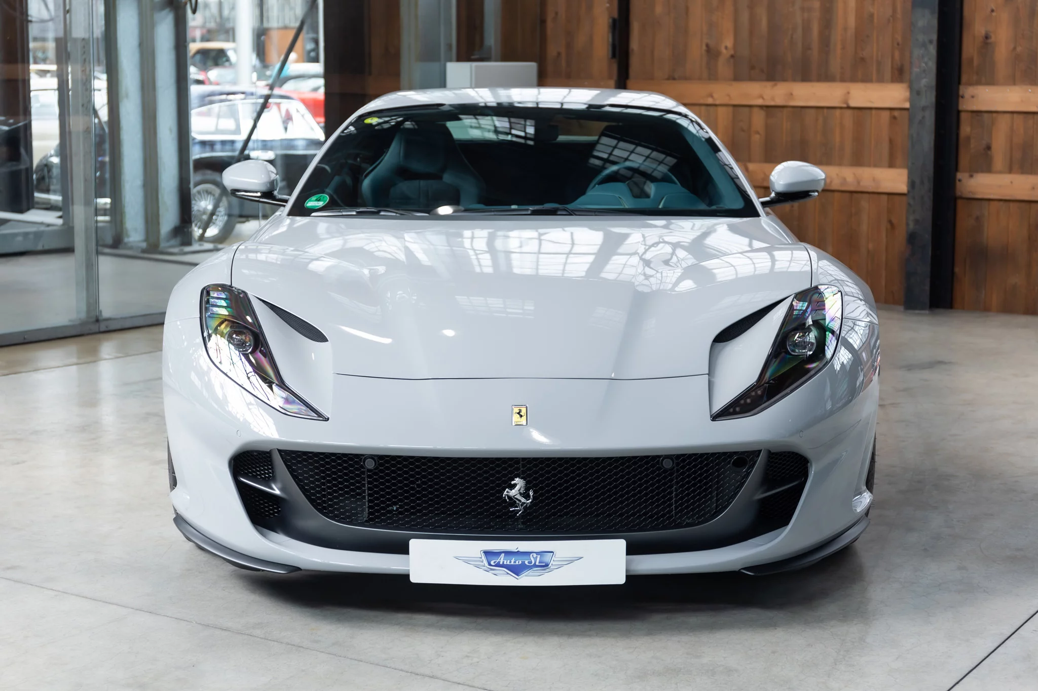 Grigio Squalo Ferrari 812