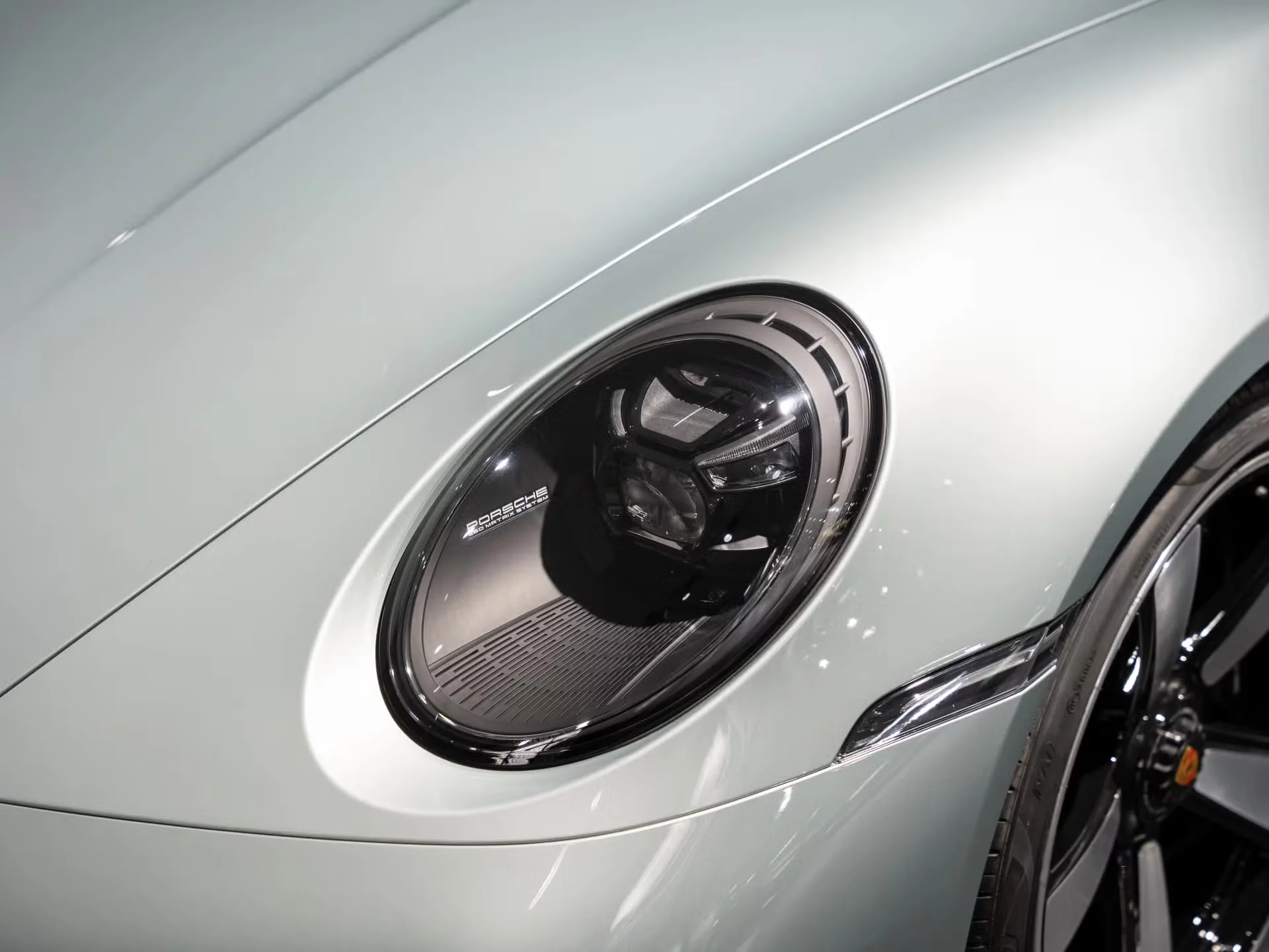 Fish Silver Grey Metallic Porsche 911 Sport Classic