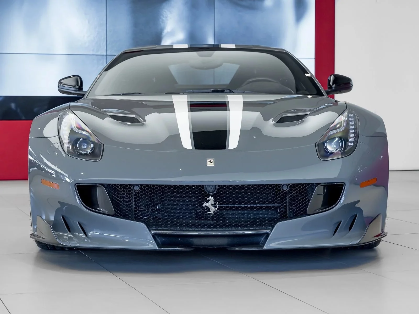 Grigio Medio Ferrari F12