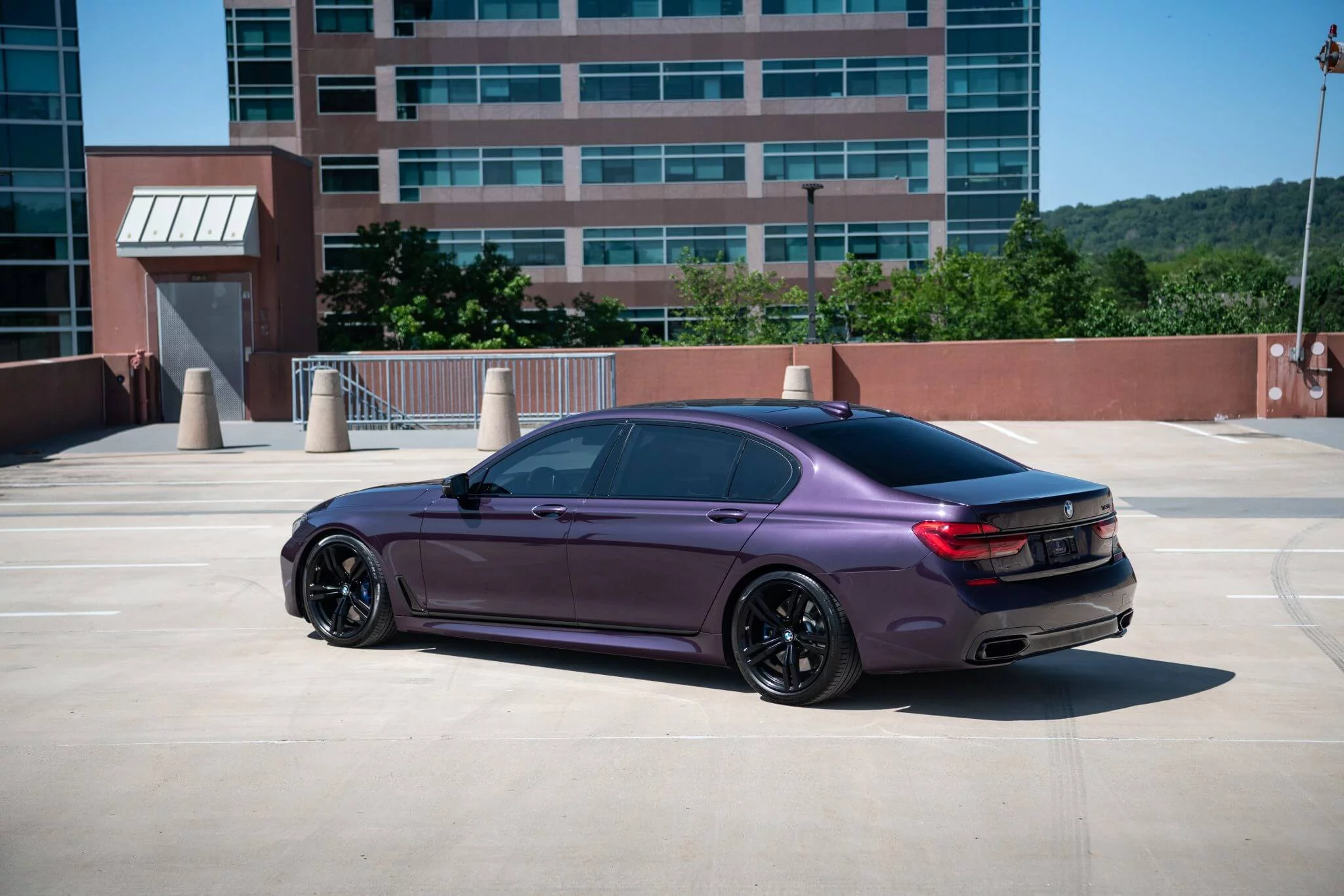 Daytona Violet BMW 7 Series