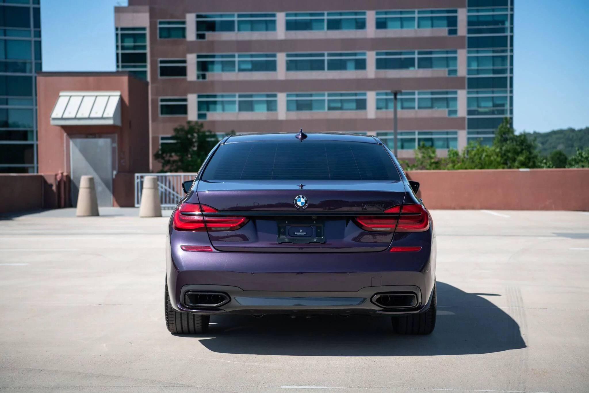 Daytona Violet BMW 7 Series