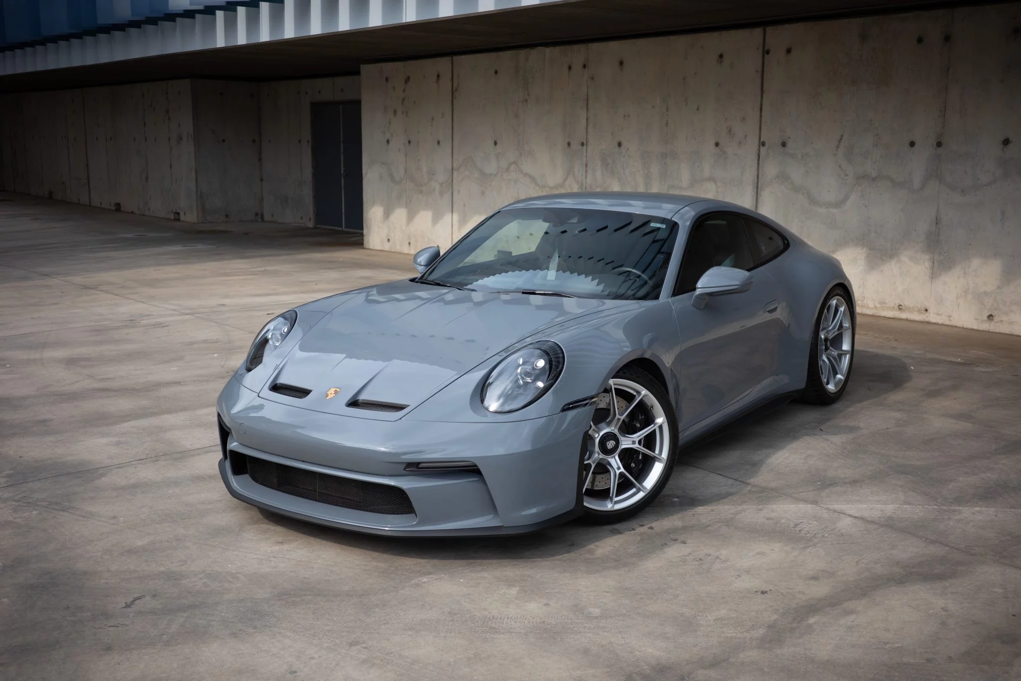 Arctic Grey Porsche 911 GT3