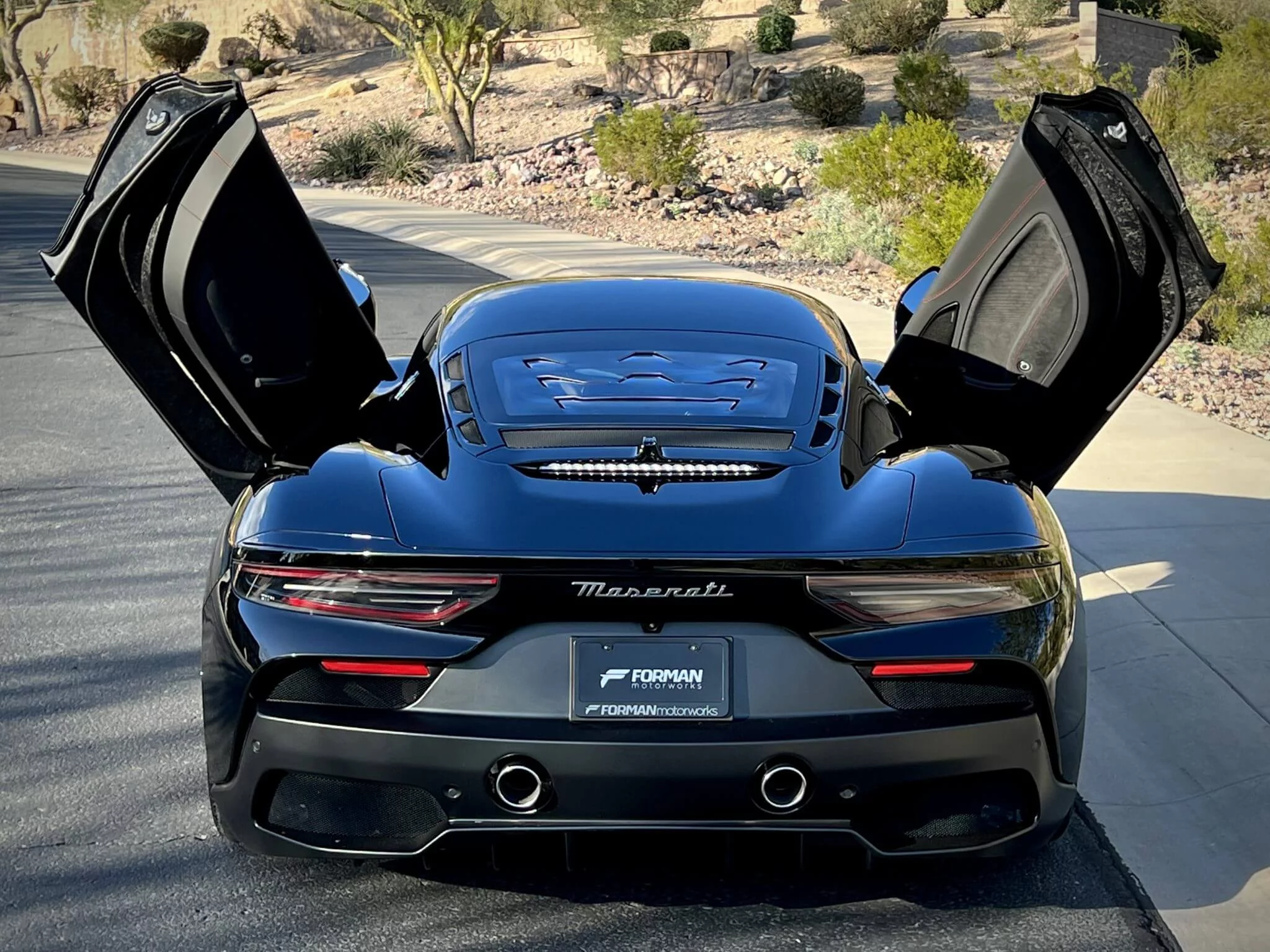 Nero Enigma Maserati MC20